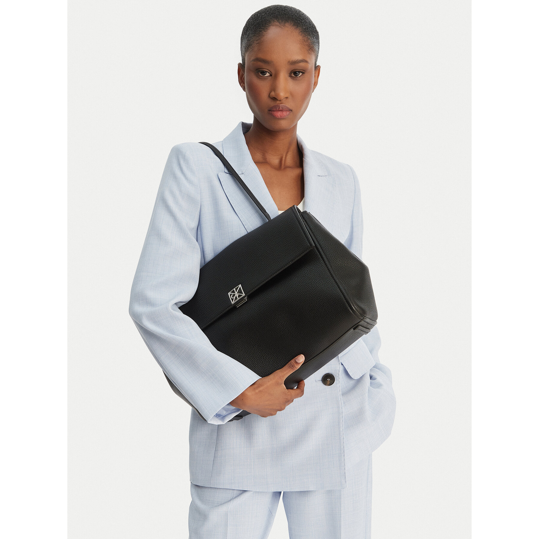 Torbica Calvin Klein Emblem Hw Pebble Satchel LV04F3494G Crna