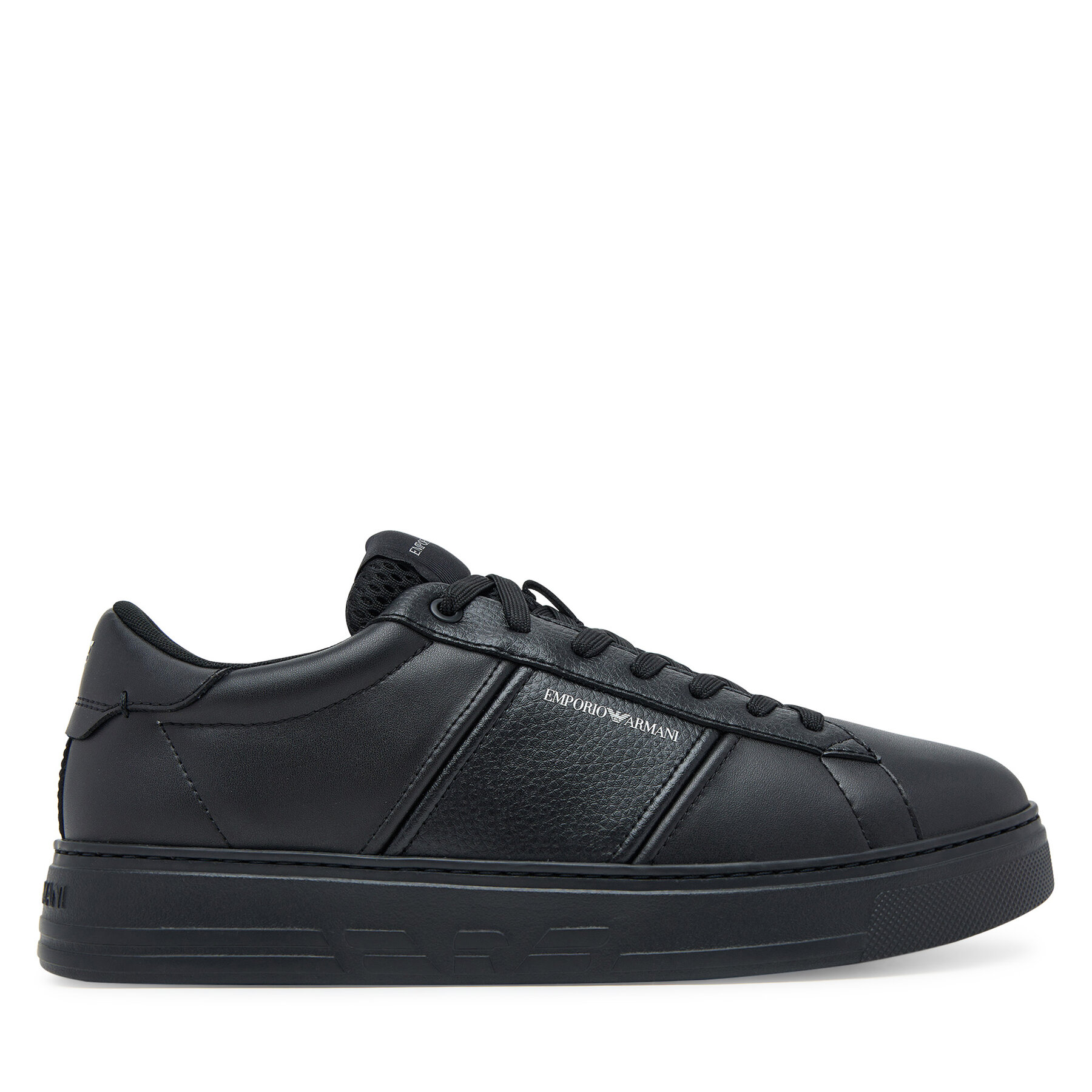 Sneakersy Emporio Armani EM003701 AF18017 MC005 Čierna