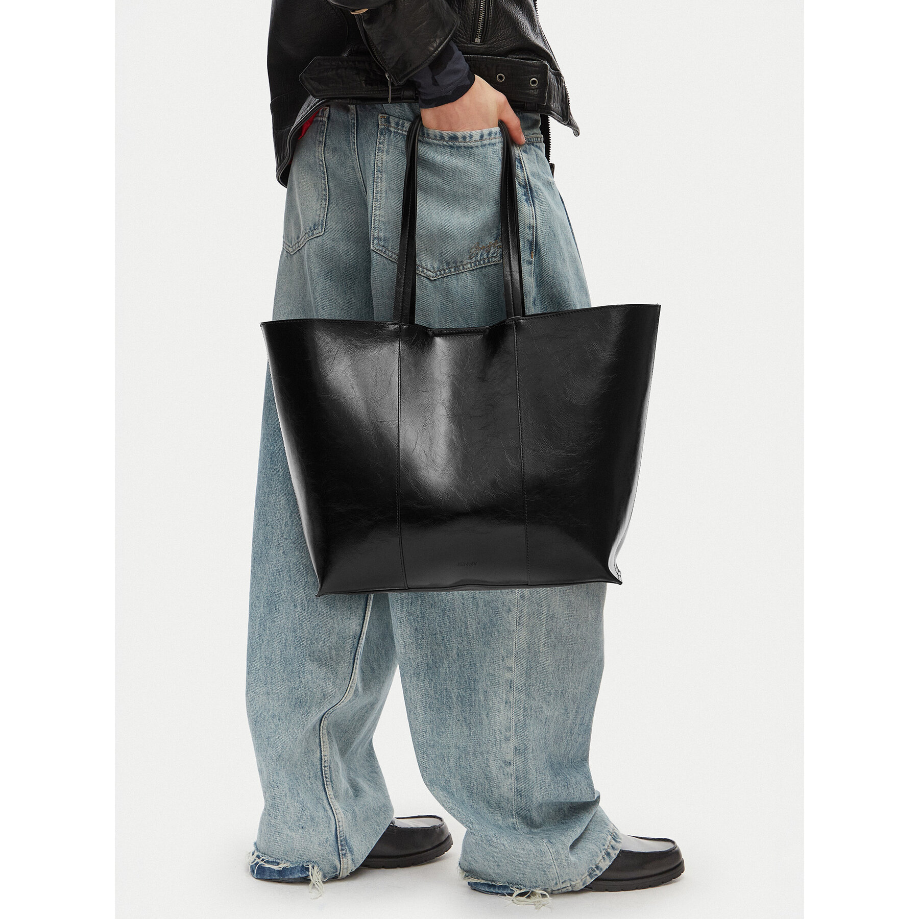 Torbica JENNY CEO-JNY-S-001-10 Crna