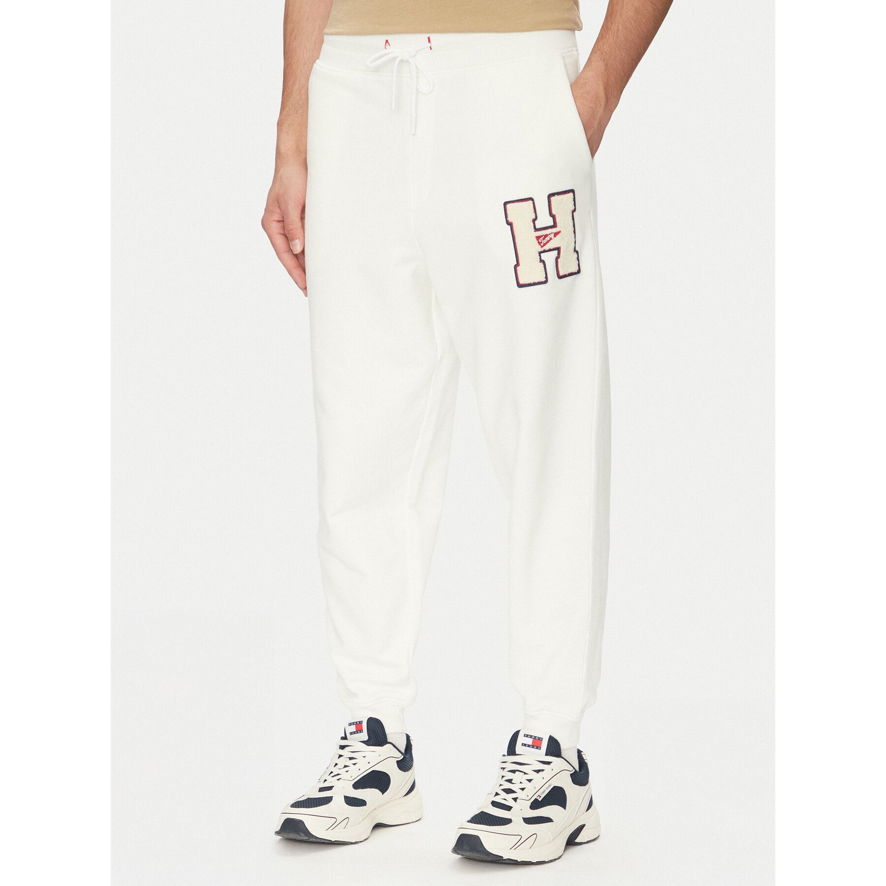 Tommy Jeans Jogginghose Towel Patch DM0DM21277 Écru Regular Fit