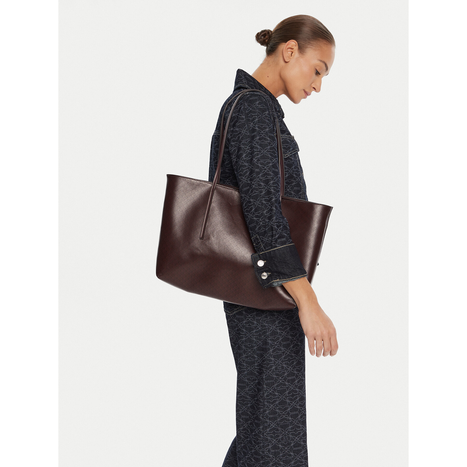 Дамска чанта Calvin Klein Emblem Aop Tote W/ Pouch LV04F3266G Бордо