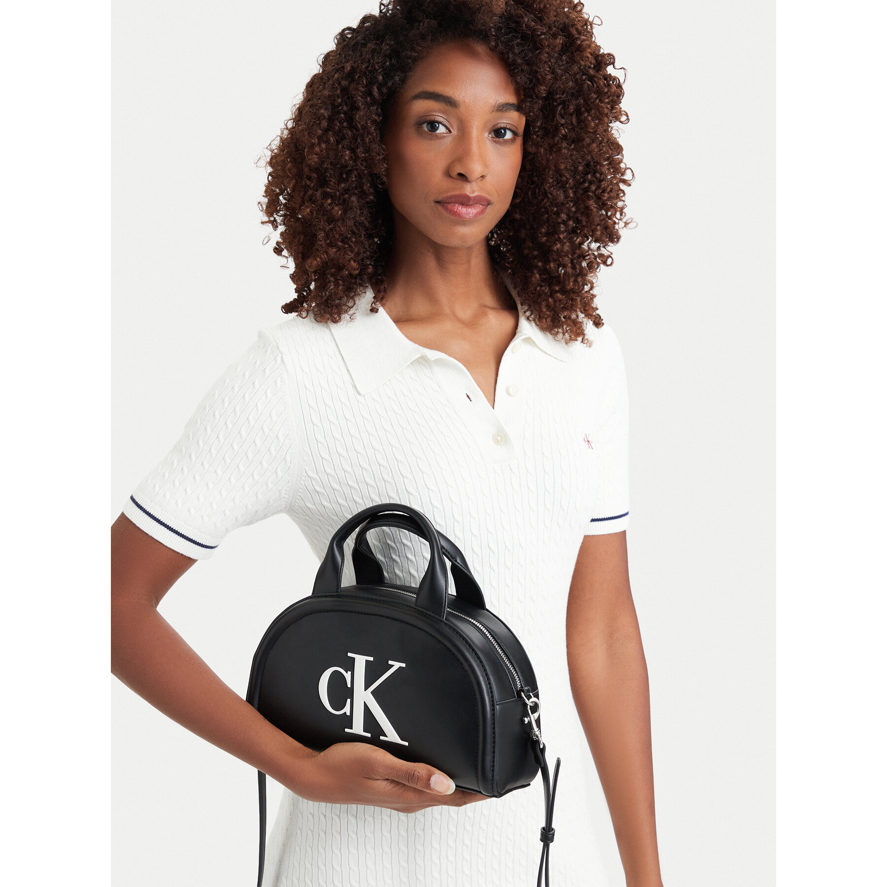 Kabelka Calvin Klein Bold Ck Dome Crossbody LV04F3895G Čierna