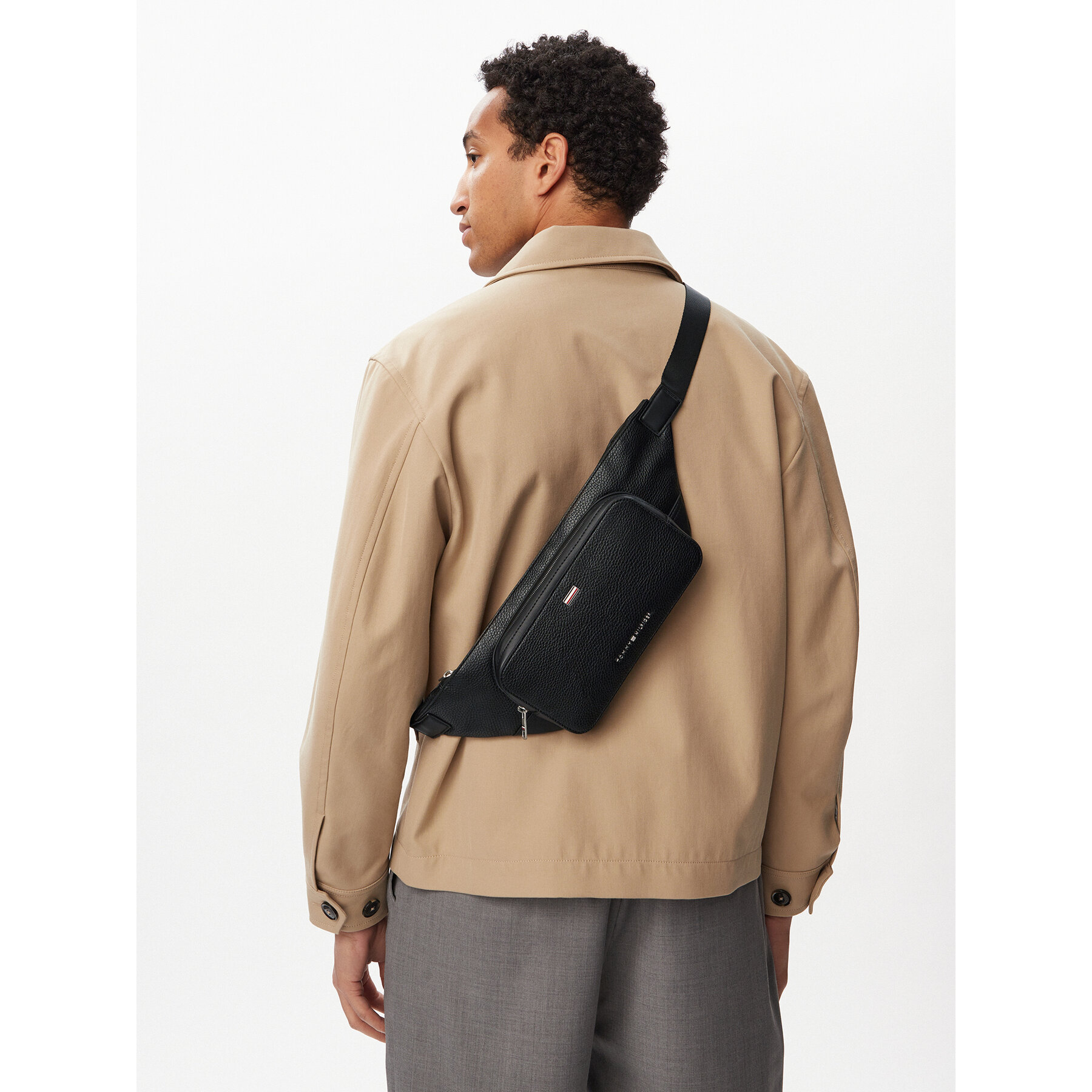 Ľadvinka Tommy Hilfiger Th Central Bumbag AM0AM14437 Čierna