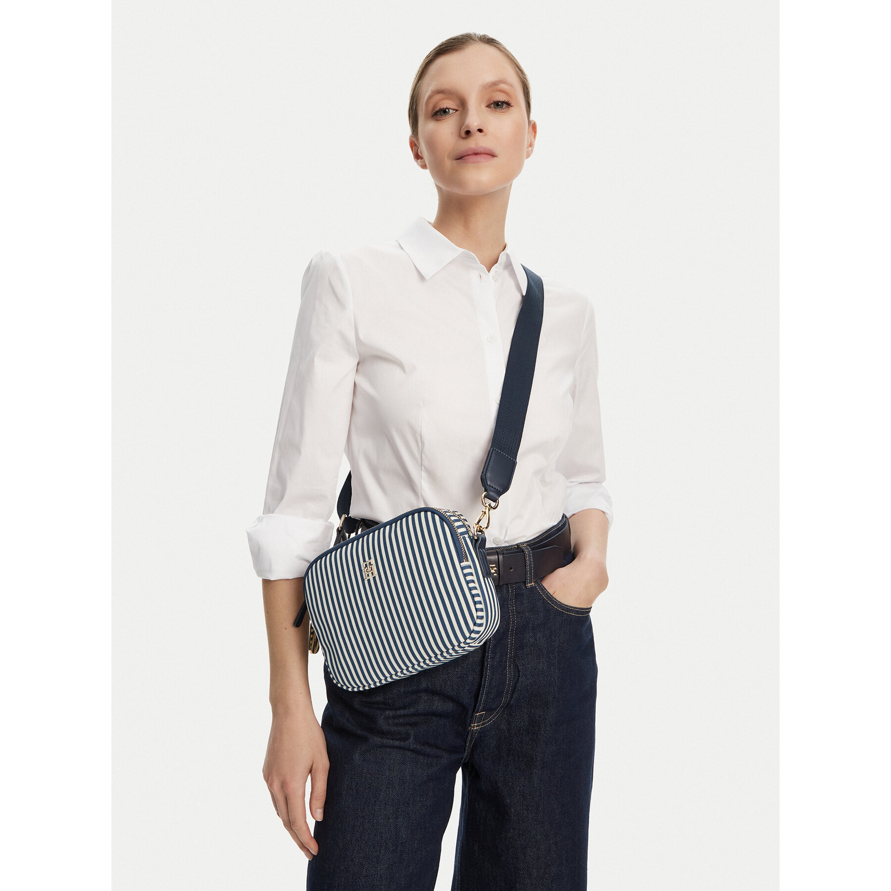 Τσάντα Tommy Hilfiger Poppy Summer Camera Bag AW0AW17231 Σκούρο μπλε