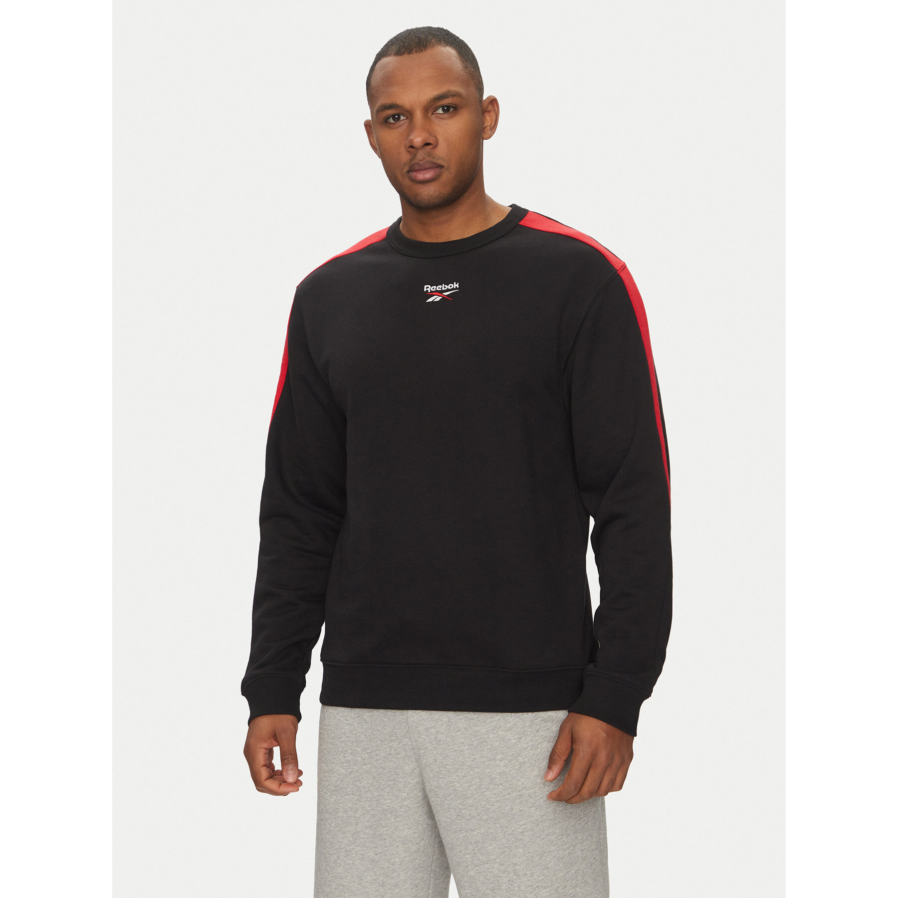 Reebok Majica dugih rukava 100215502 Crna Regular Fit