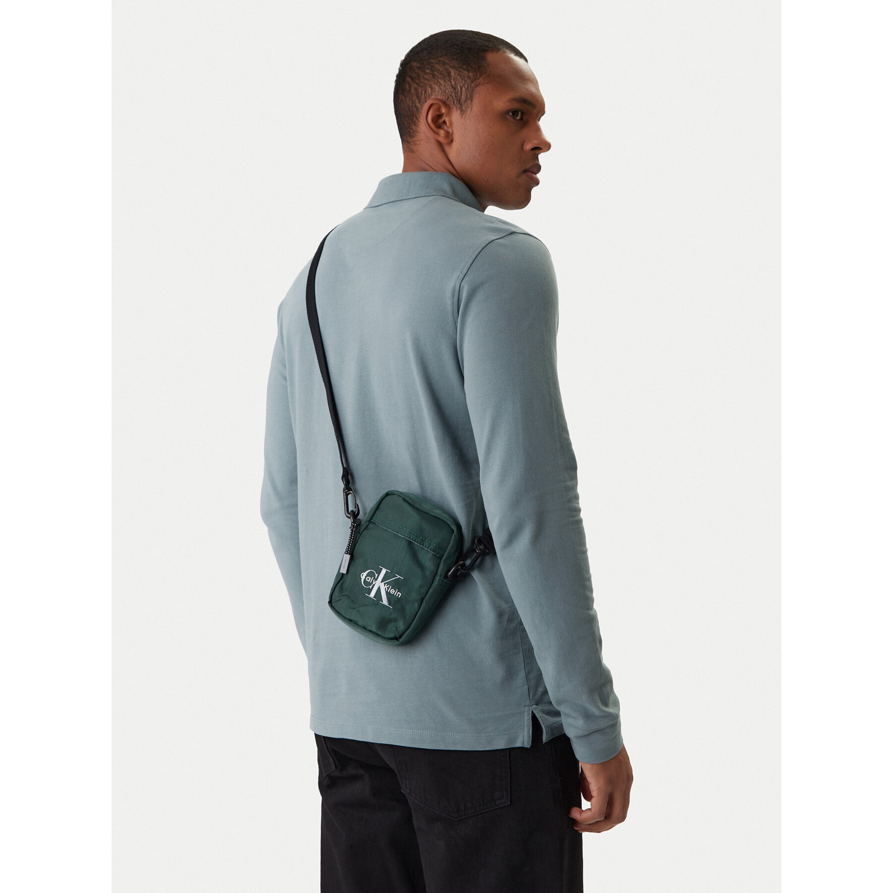 Ľadvinka Calvin Klein Bold Logo Nylon Slim Reporter LV04D3231G Zelená
