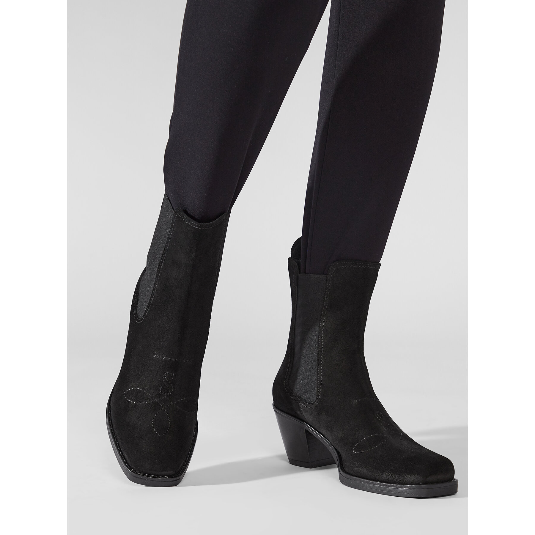 Īsie zābaki Simple SL-36-02-000064 Melns