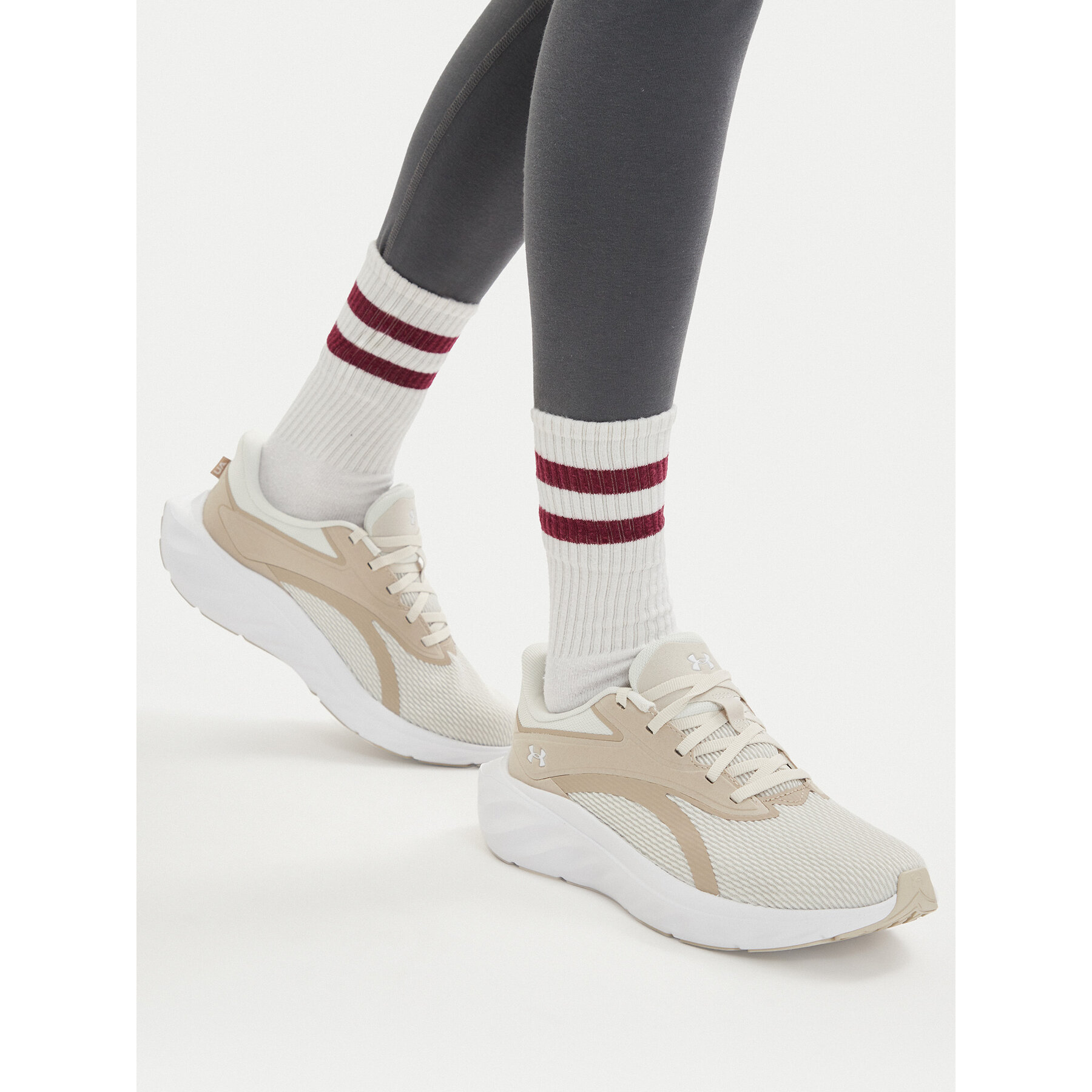 Bežecké topánky Under Armour UA W Ascend 6009828 Béžová