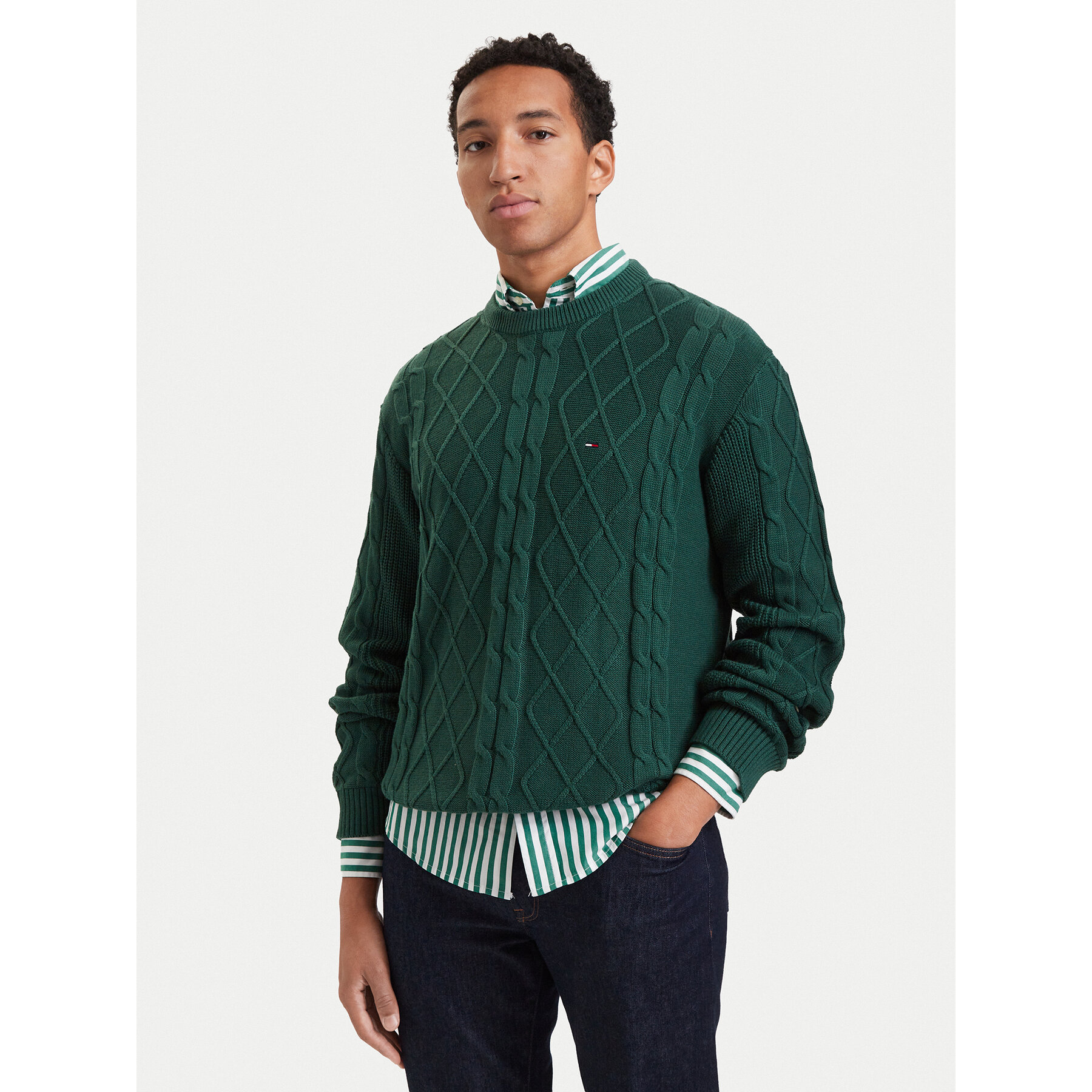 Tommy Jeans Pullover Flag DM0DM23405 Dunkelgrün Regular Fit
