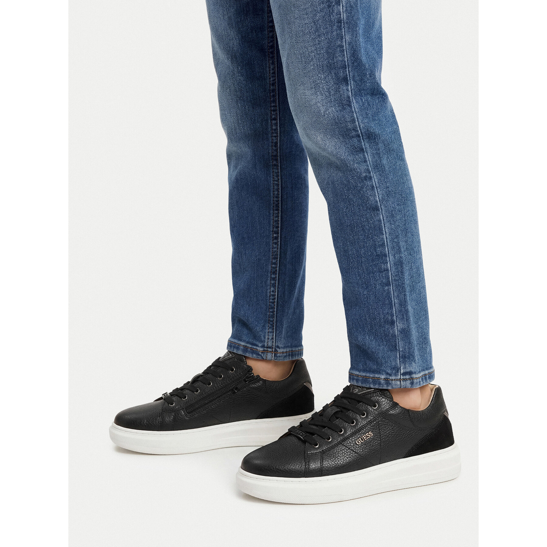 Tenisice Guess CEO-BI12-3197-03 Crna
