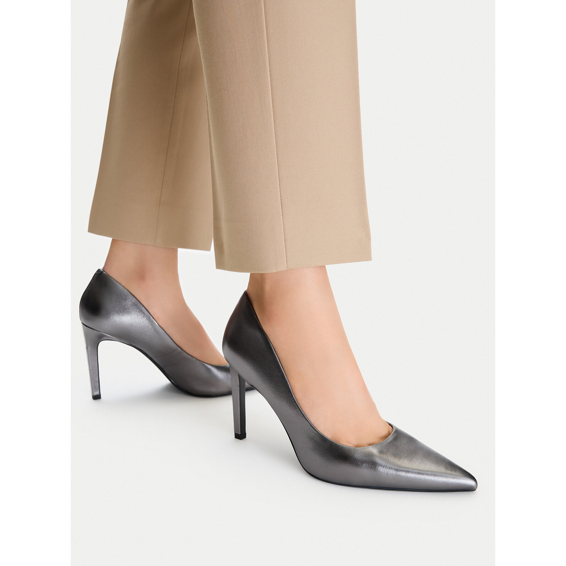 Lodičky Calvin Klein Ess Stiletto 90 Met Lth HW0HW03436 Tmavě šedá