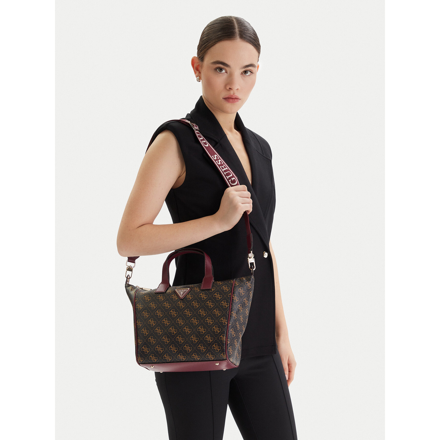 Torbica Guess Follie Travel TWLQ96 76019 Smeđa