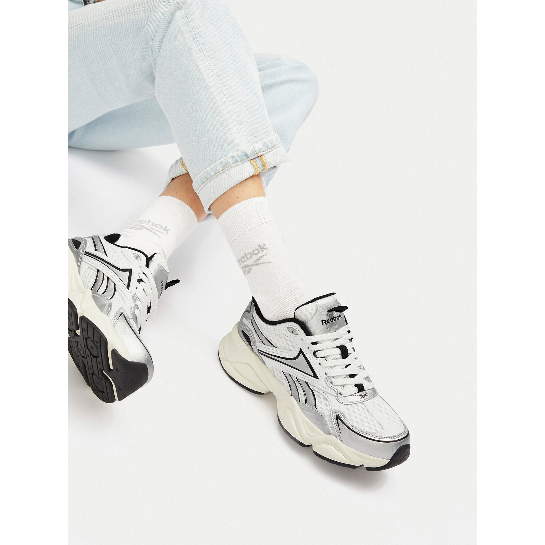 Sneakersy Reebok CHARGE AR30246WWSC Biela