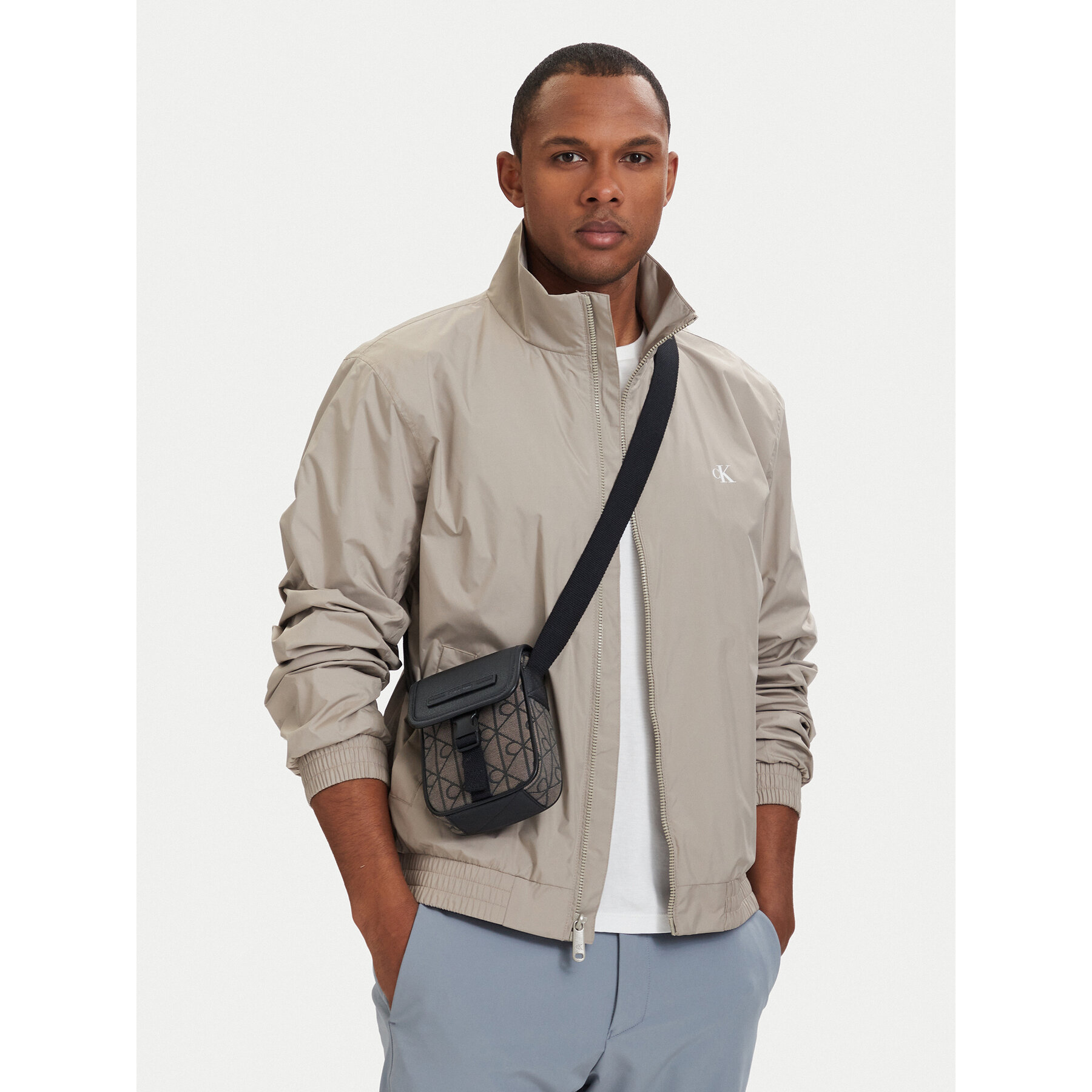 Мъжка чантичка Calvin Klein Mixed Emblem Aop LV04D3527G Бежов
