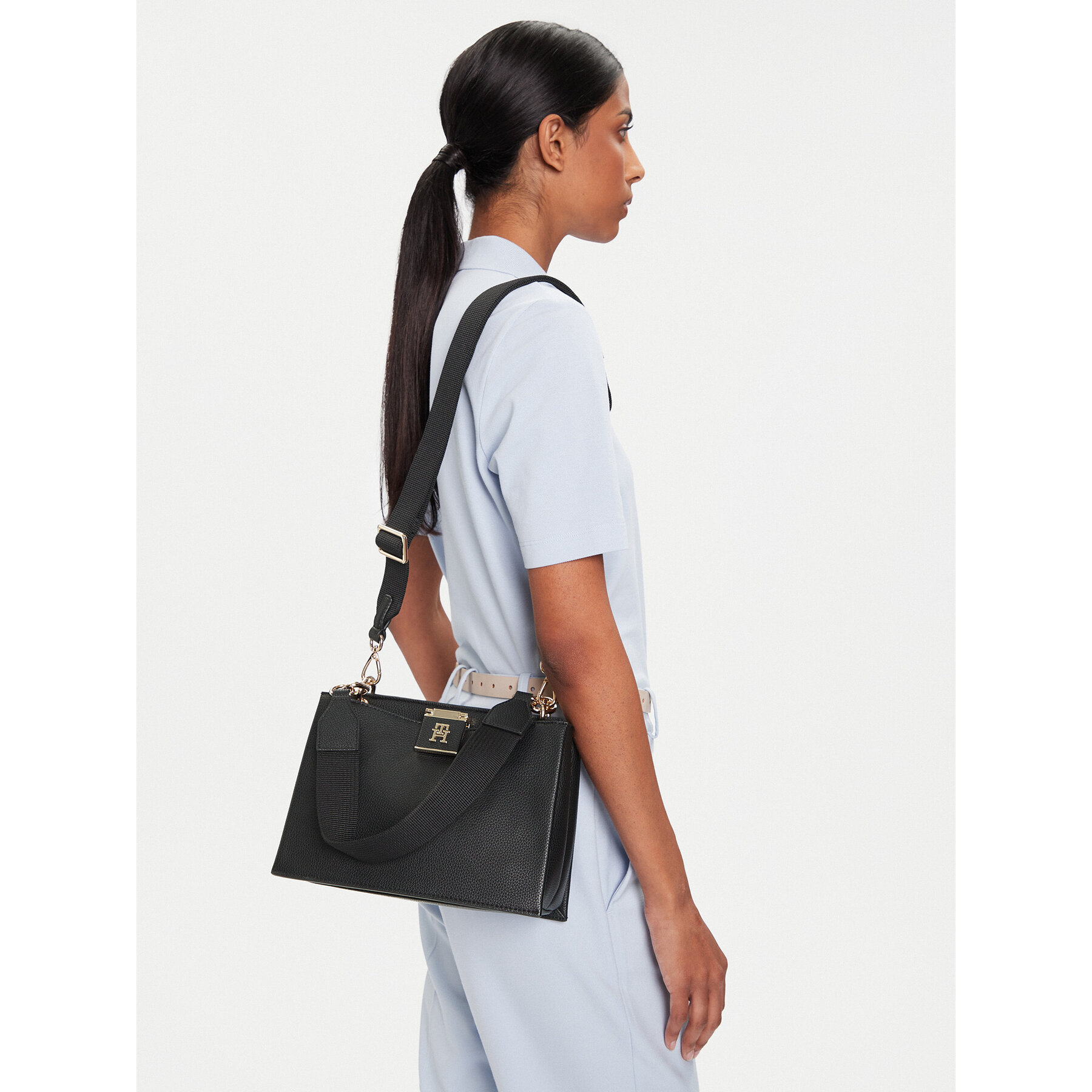 Geantă Tommy Hilfiger Th Her Med Satchel AW0AW17722 Negru
