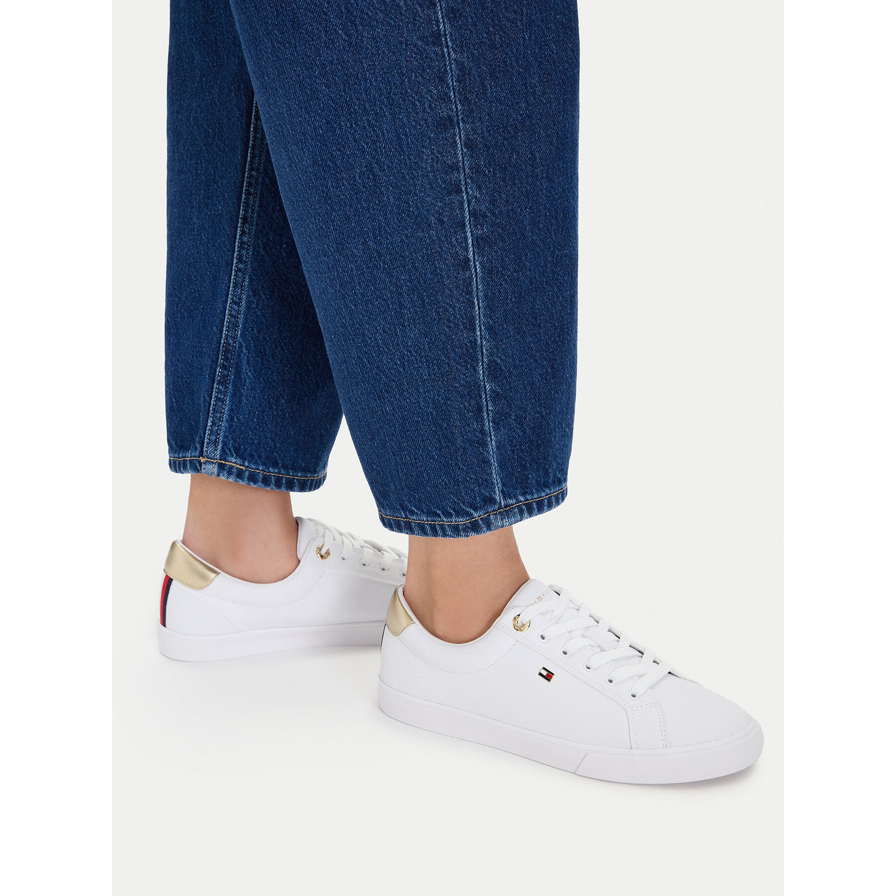 Sneakersy Tommy Hilfiger Im Sneaker FW0FW09652 Biela