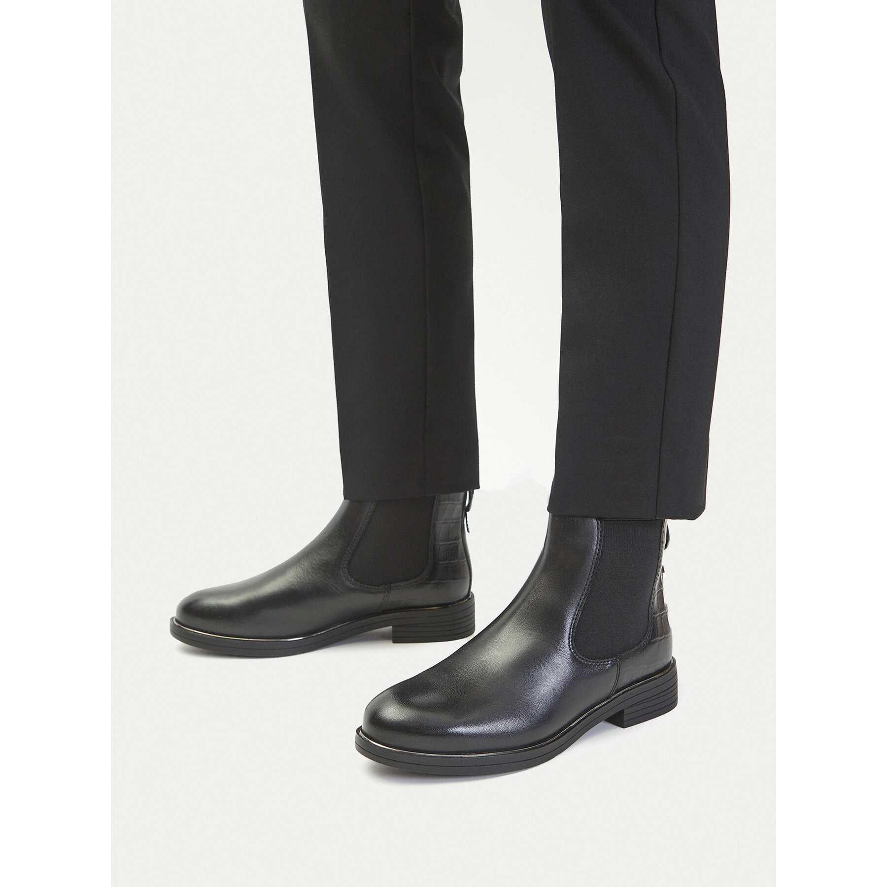 Gležnjarji Chelsea Lasocki CEO-RST-56006-01 Črna