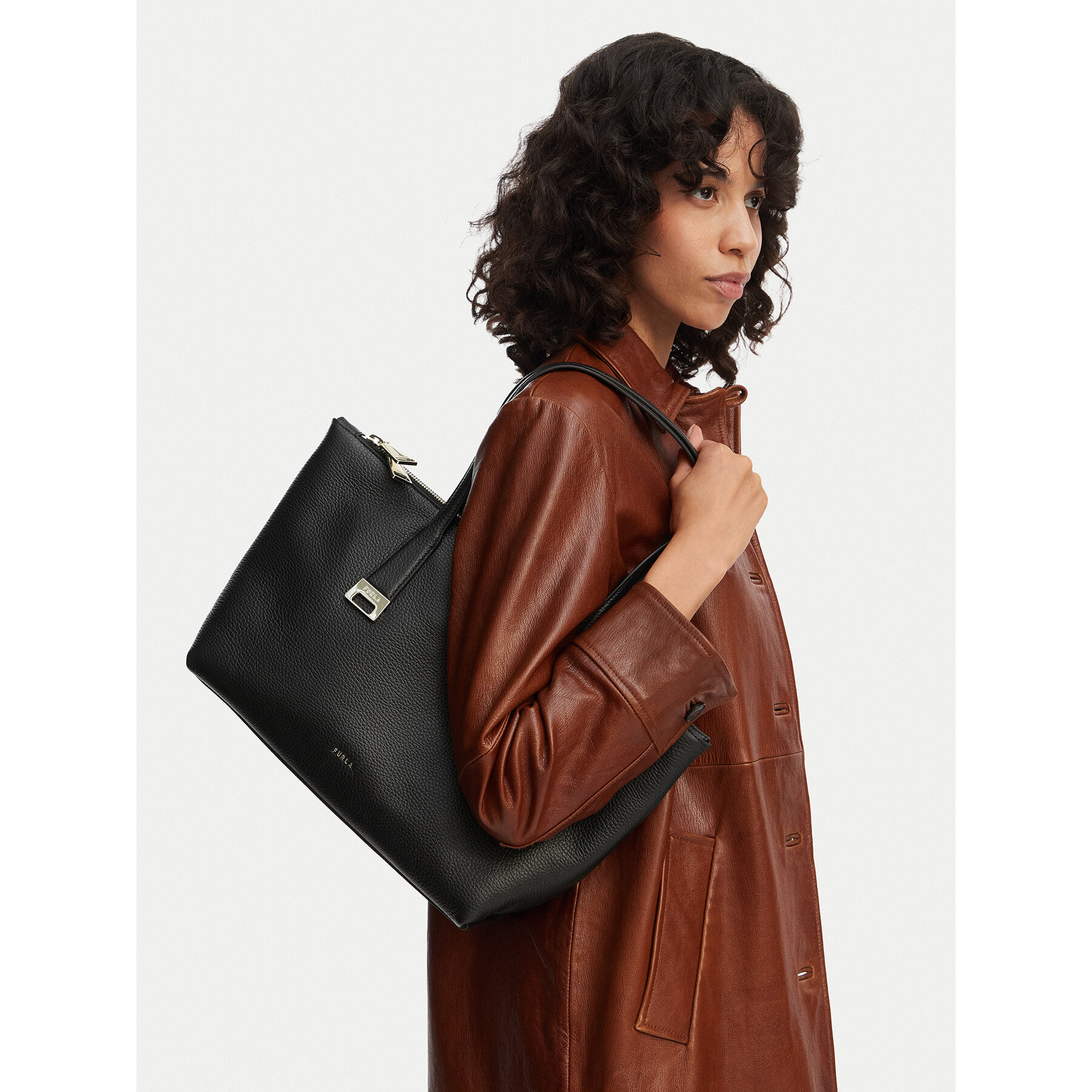 Geantă Furla Olivia M WB01977 HSF000 CN O6000 Negru