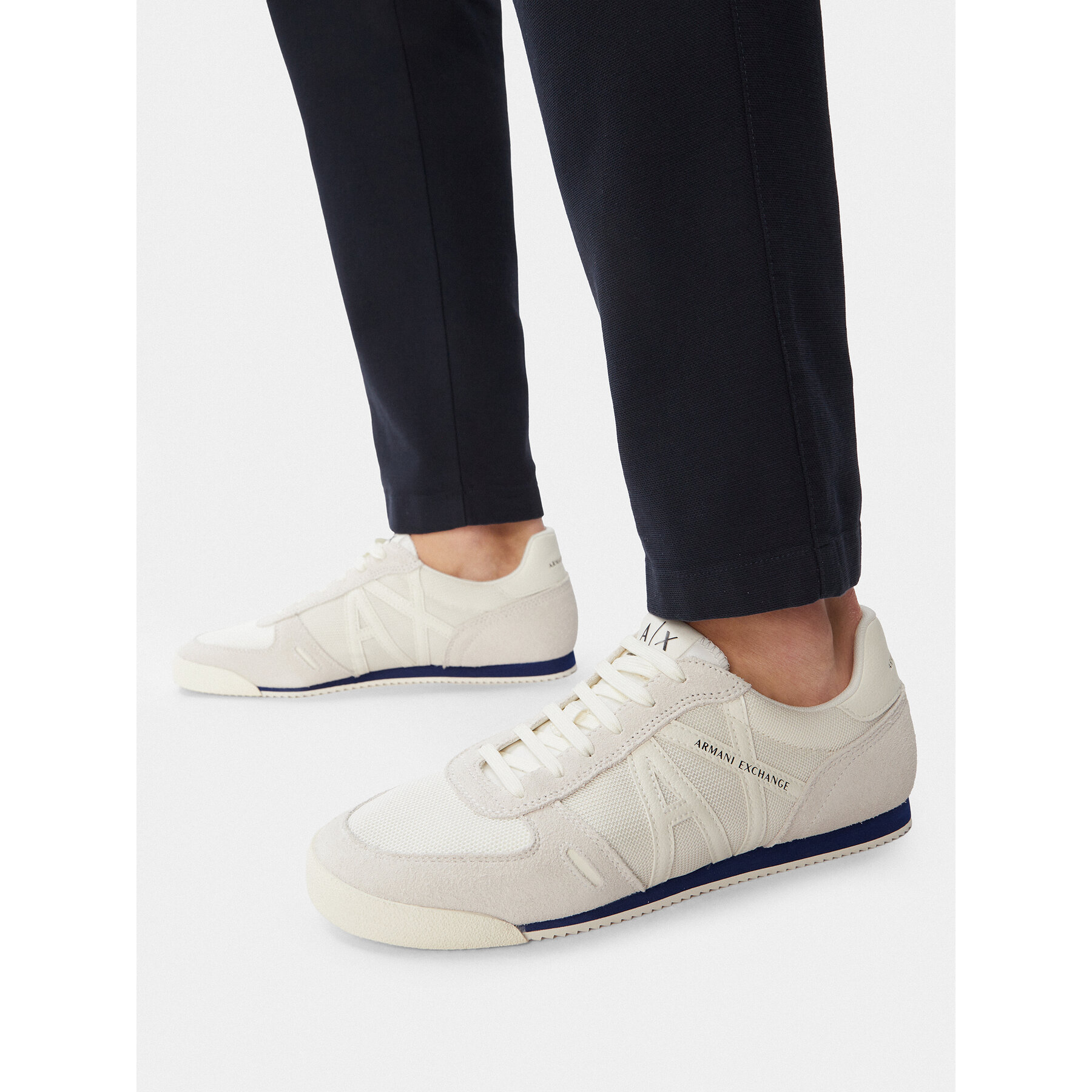 Superge Armani Exchange XM002616 AF22755 M0344 Bela