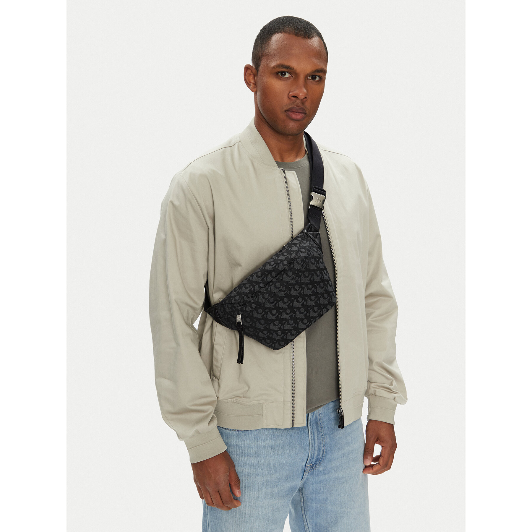 Torbica oko struka﻿ Calvin Klein Jeans Unstructured Monogram Waistbag LV04G3177G Crna