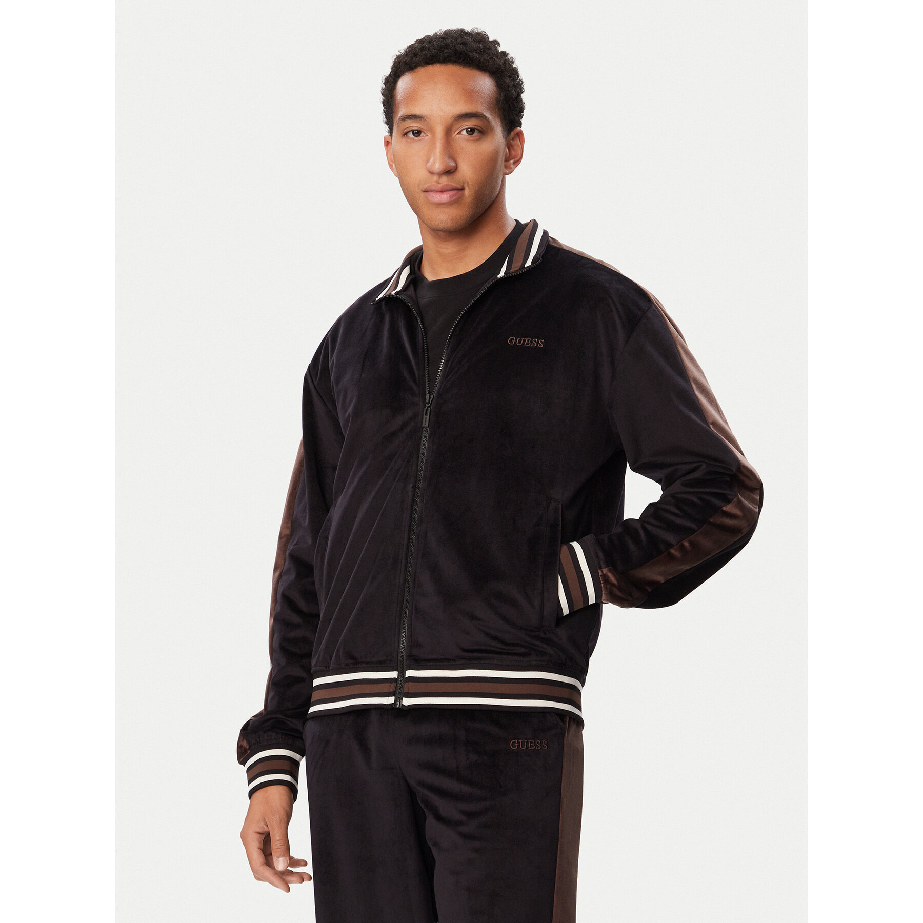 Guess Sweatshirt Z6BQ05 K6535 Schwarz Regular Fit