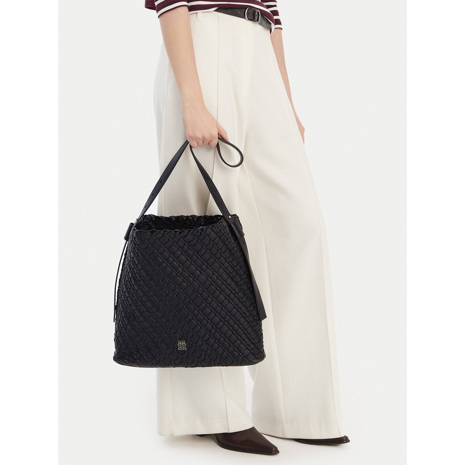 Táska Tommy Hilfiger Th Braided Maxi Hobo AW0AW18161 Fekete