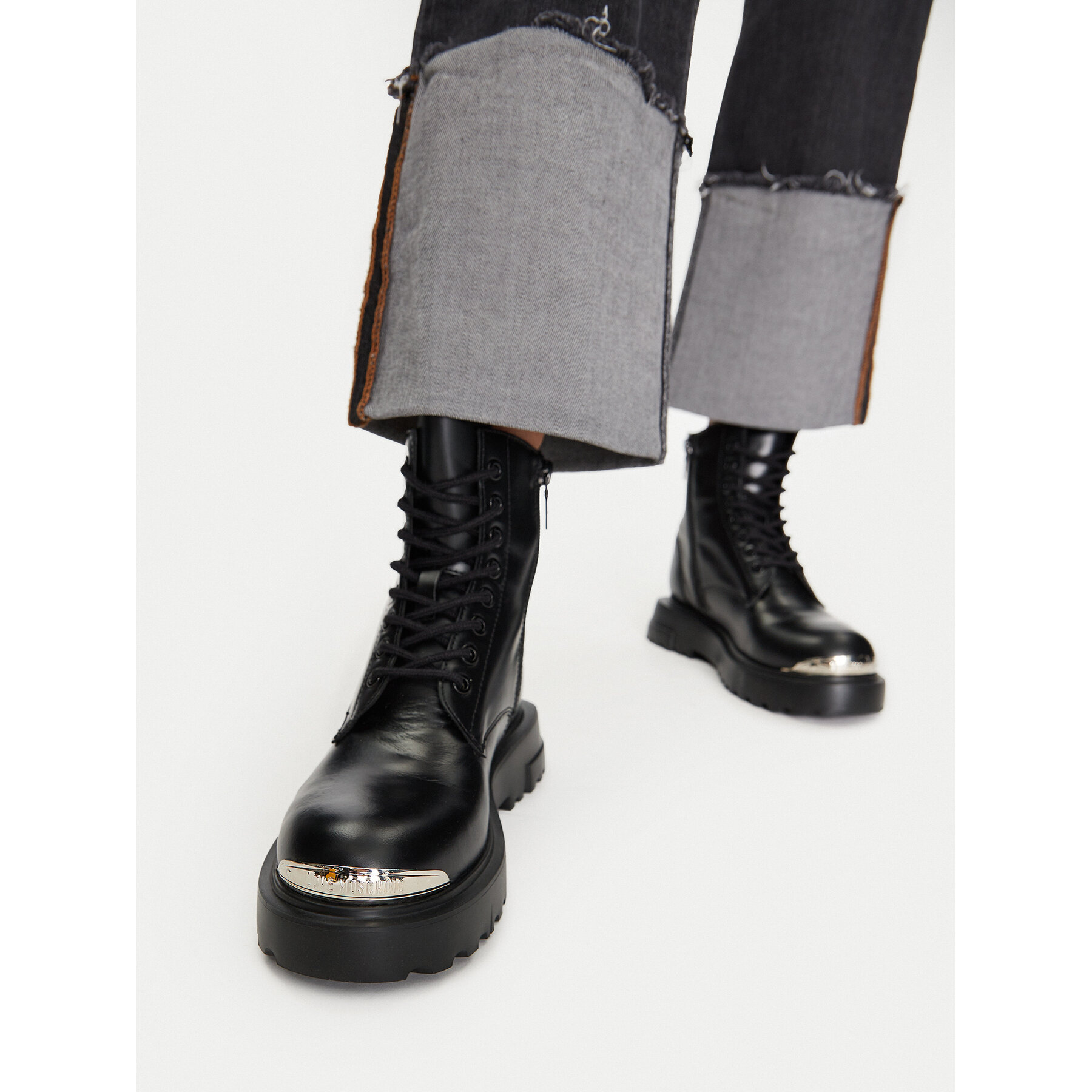 Trappers LOVE MOSCHINO JA24124G1LIA0000 Negru