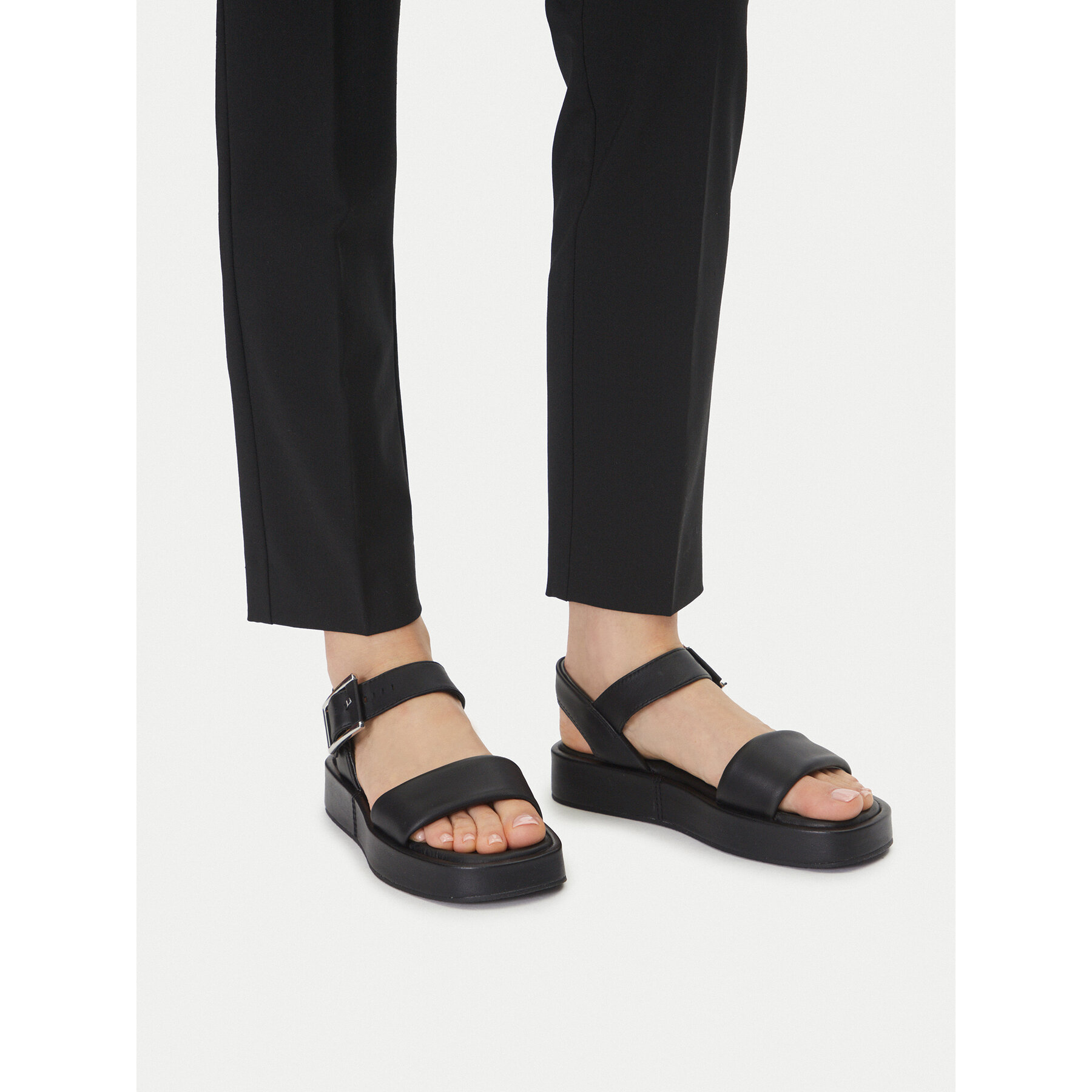 Sandále Clarks Alda Strap 26176257 Čierna