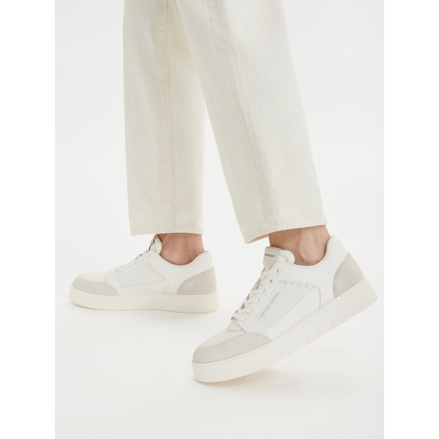 Сникърси Emporio Armani EM004836 AF24321 M0360 Бял