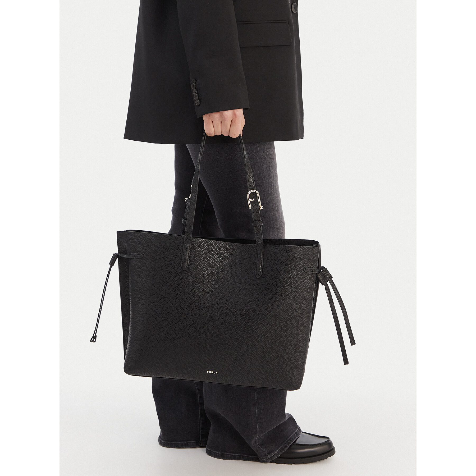 Дамска чанта Furla Ava L WB02001 BX4329 CN 3924S Черен