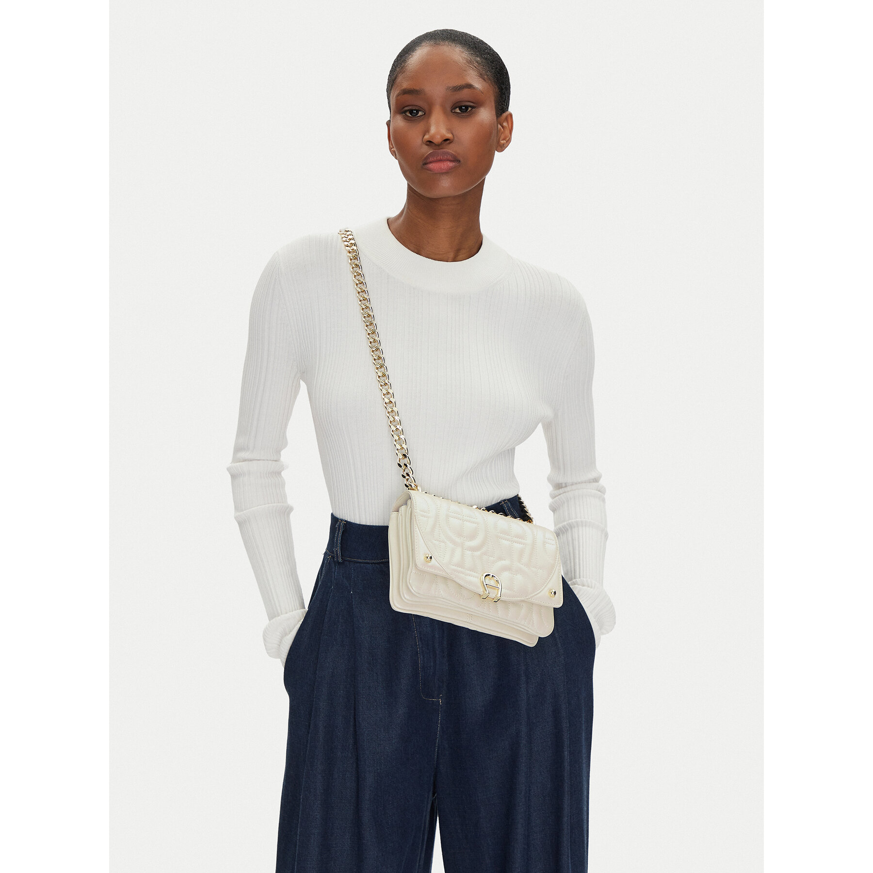 Táska Aigner 135043 Fehér