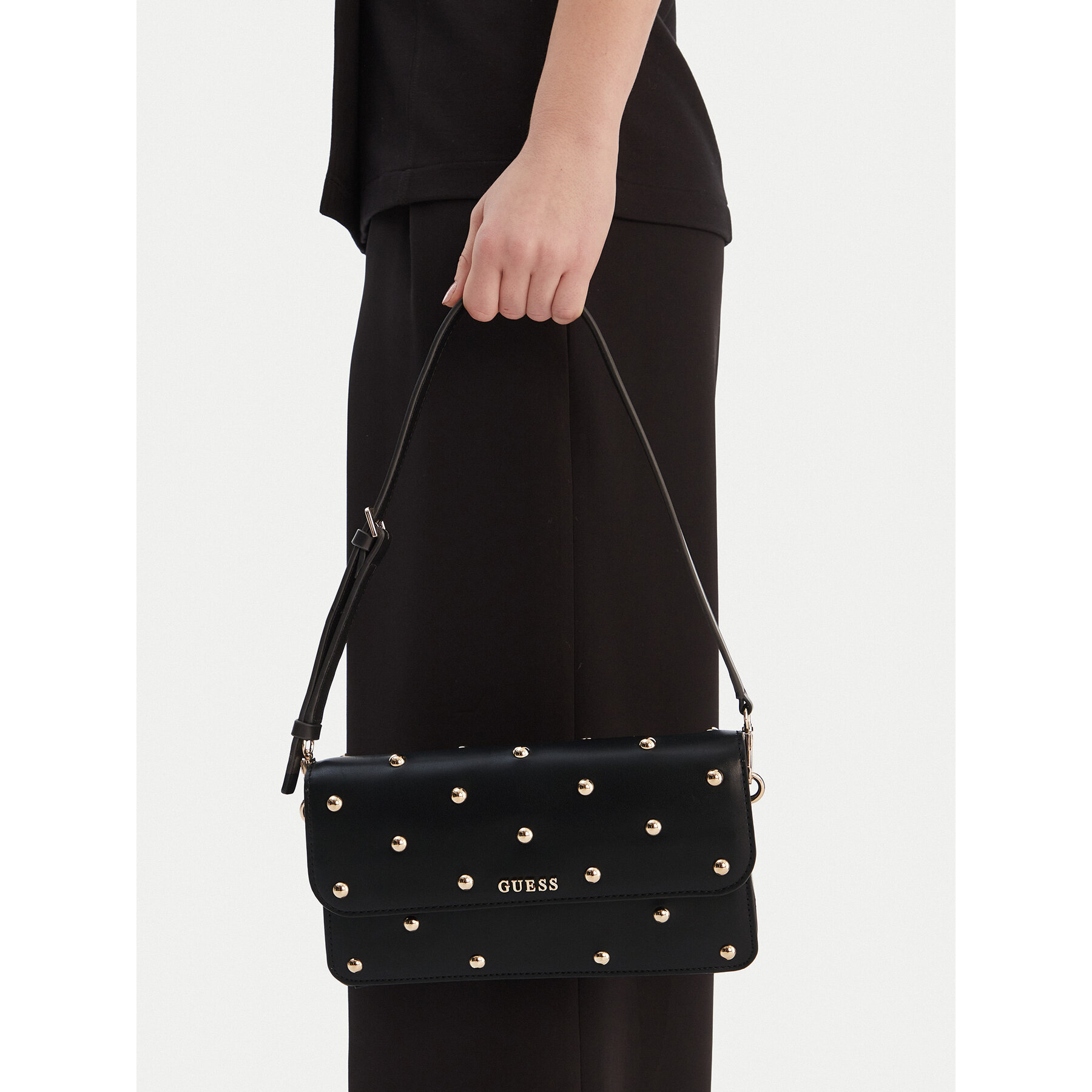 Дамска чанта Guess Sadie HWVG81 18190 Черен