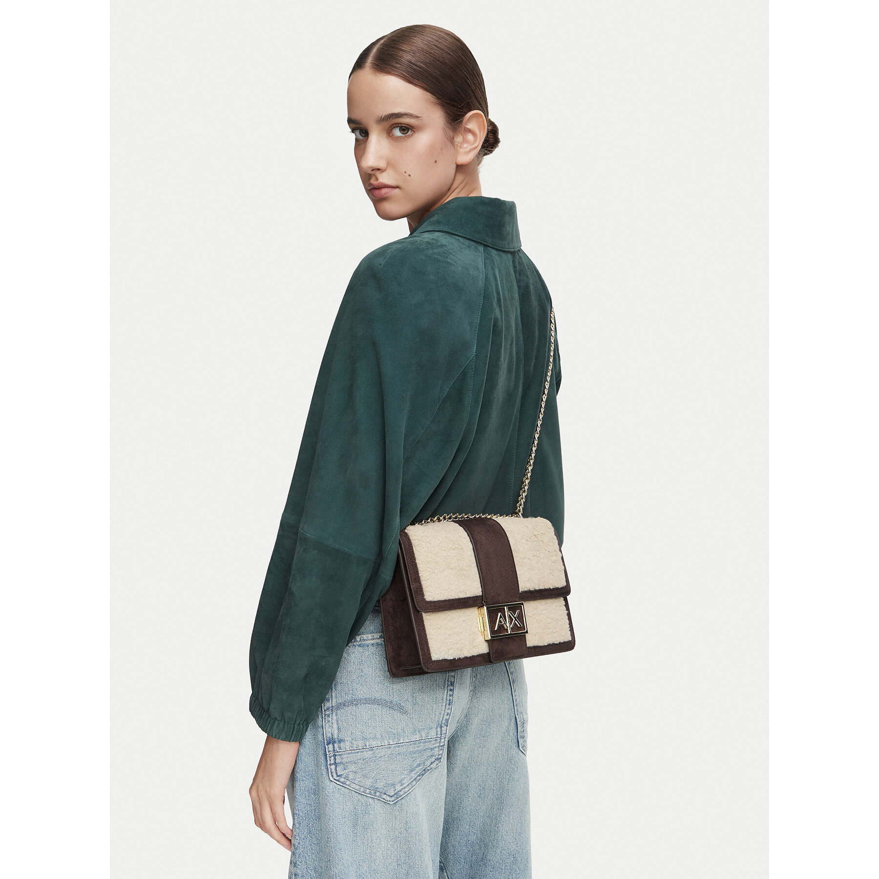 Kabelka Armani Exchange XW000070 AF28295 M6027 Tmavo hnedá