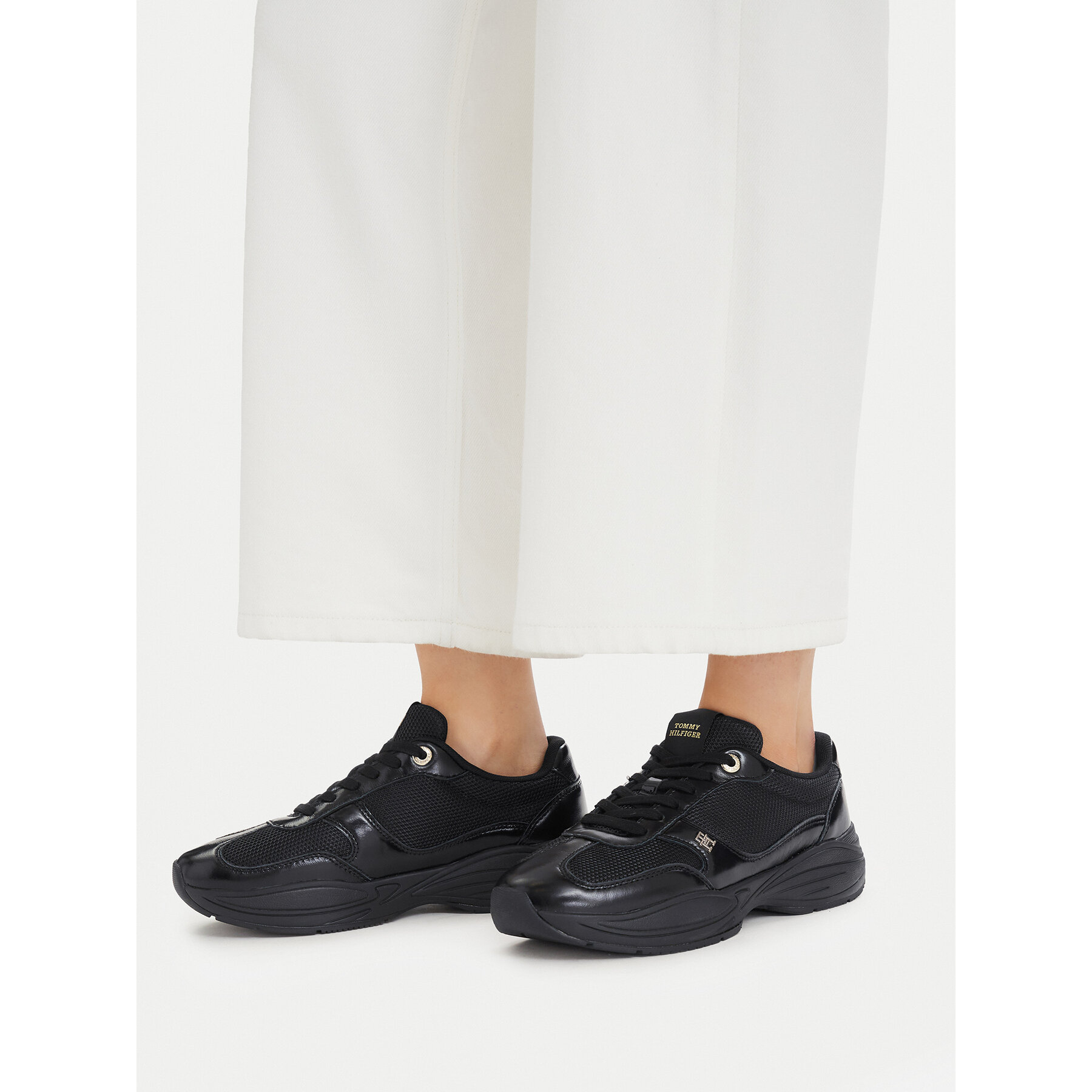 Сникърси Tommy Hilfiger Modern Runner Shiny Leather FW0FW09413 Черен