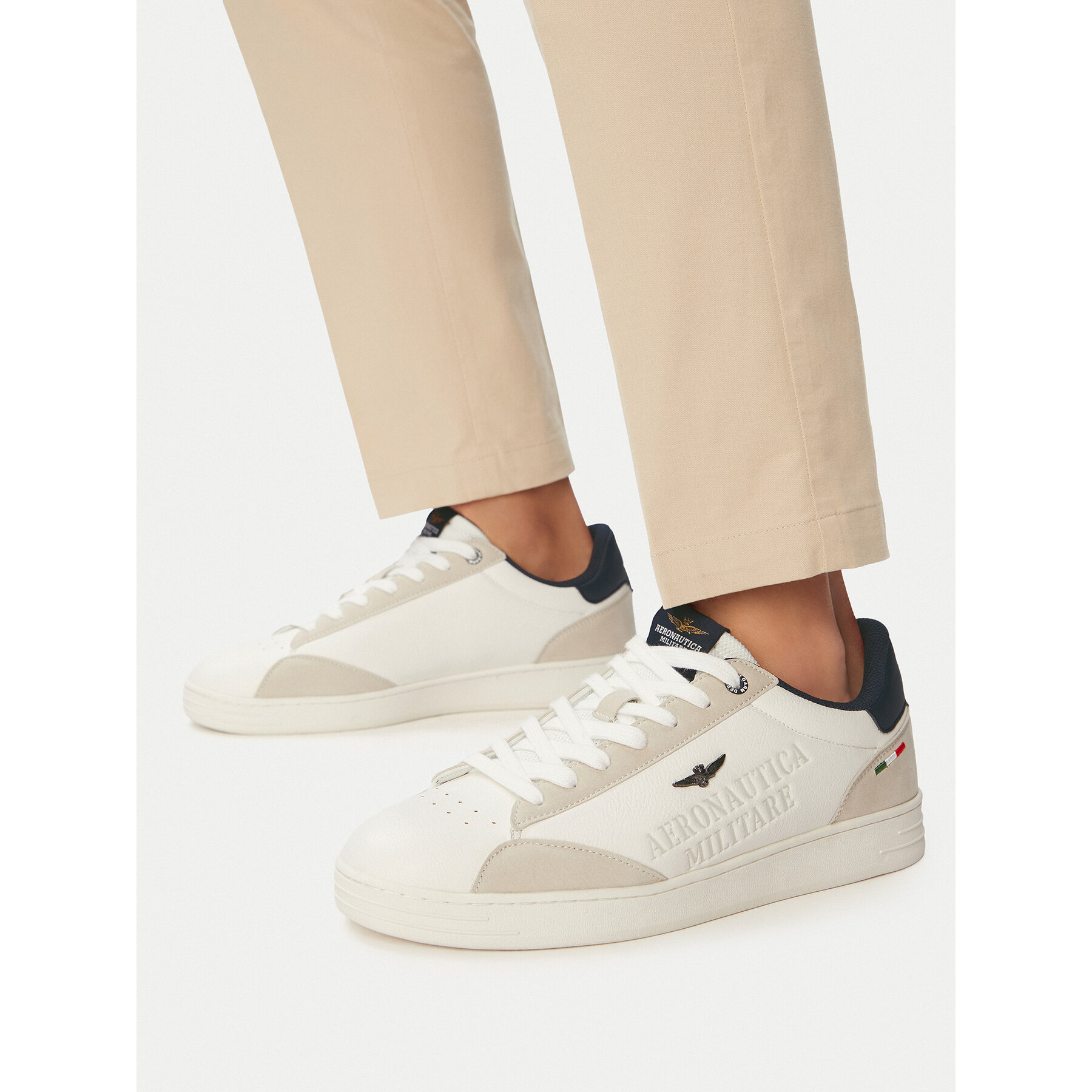 Sneakersy Aeronautica Militare 261SC0306UCT04325 Biela