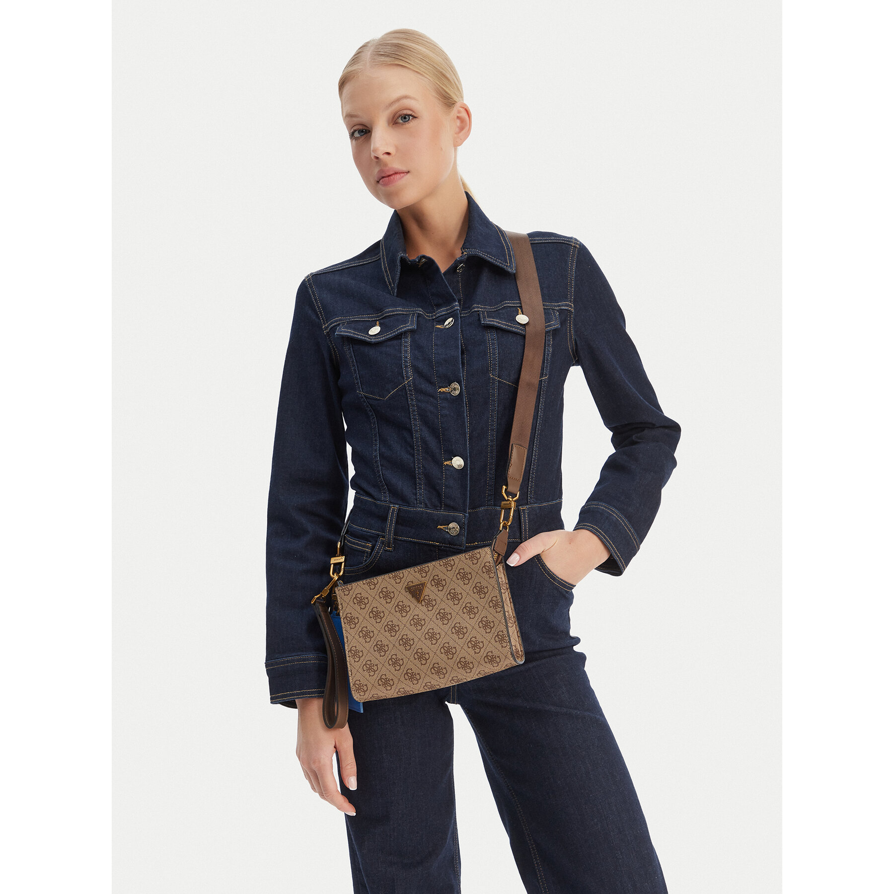 Мъжка чантичка Guess HMMILO P6157 Бежов