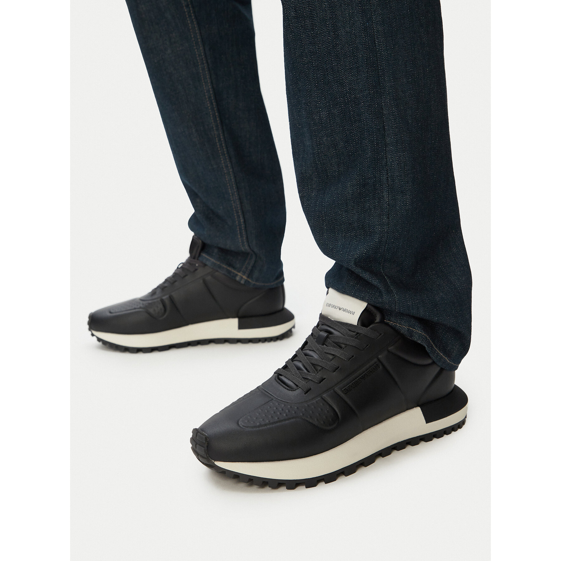 Sneakersy Emporio Armani EM003740 AF19726 MC005 Čierna