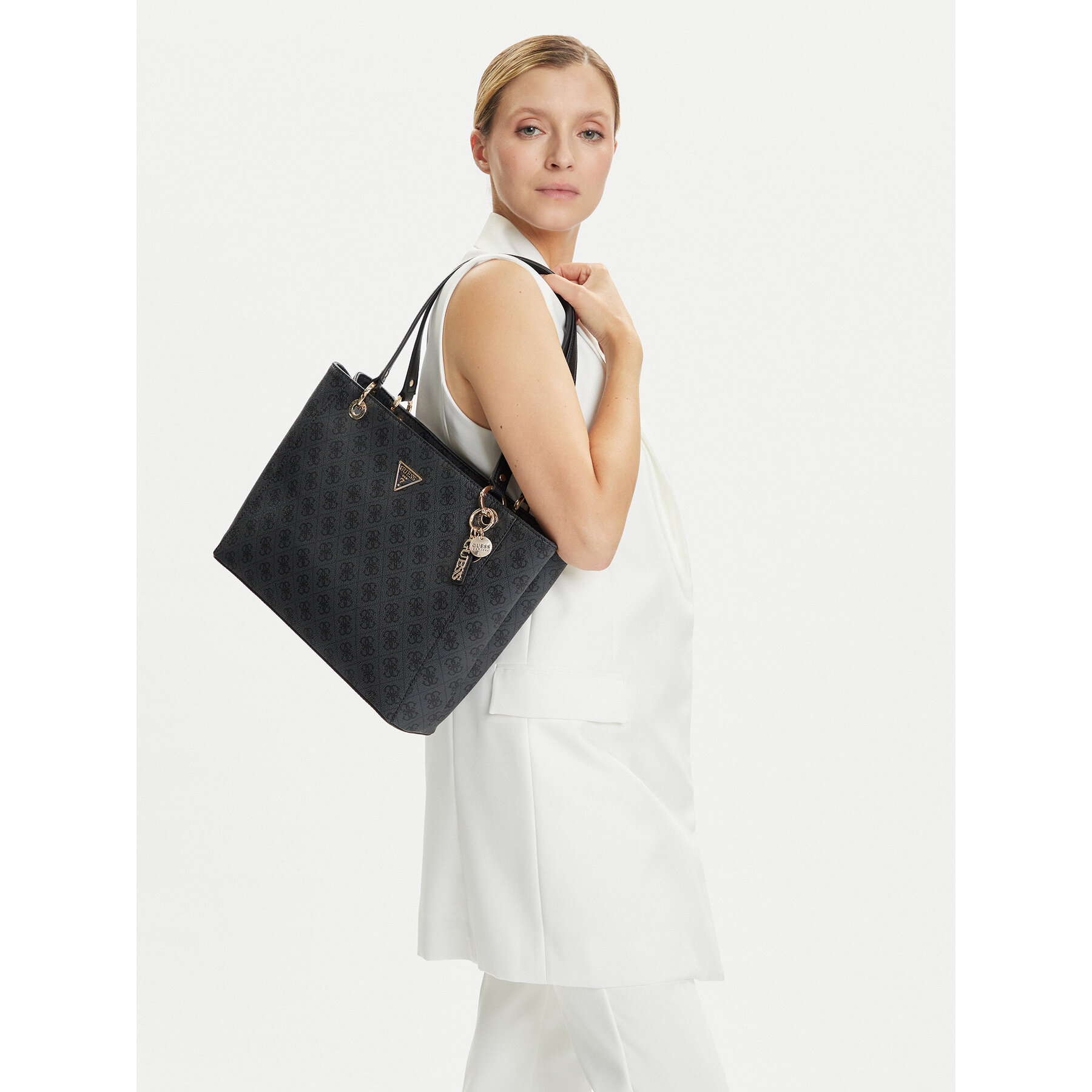 Τσάντα Guess Noelle II HWBG96 72250 Μαύρο
