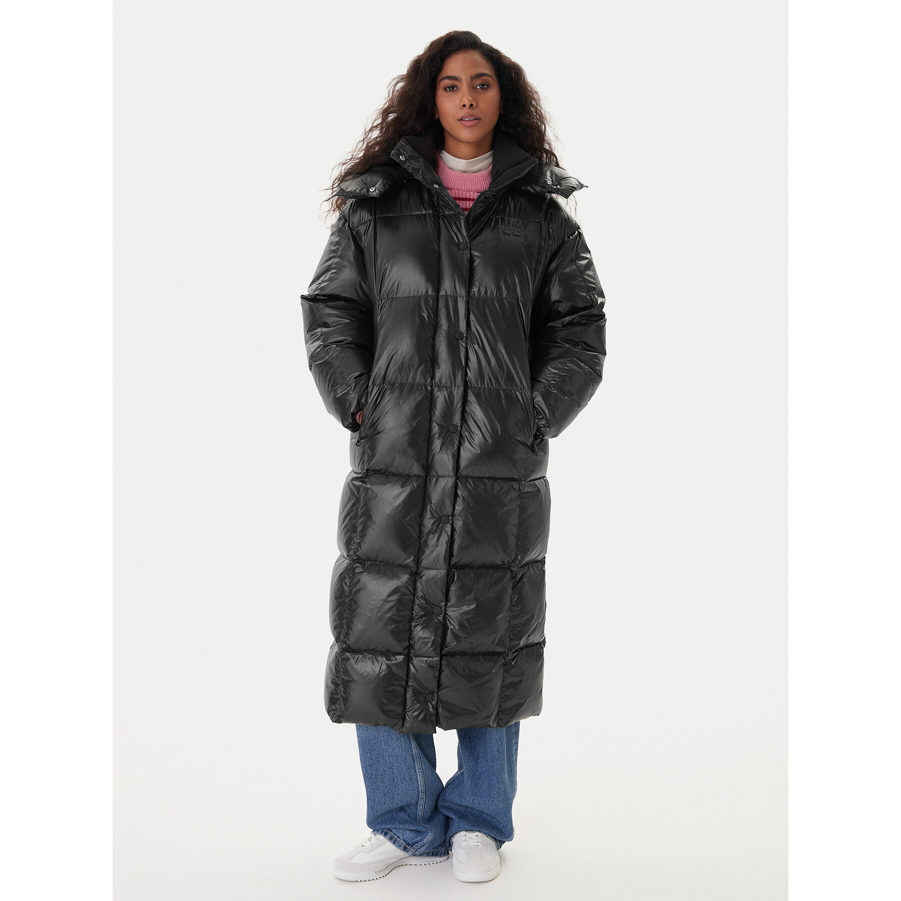 Tommy Jeans Daunenjacke Alaska DW0DW21615 Schwarz Relaxed Fit