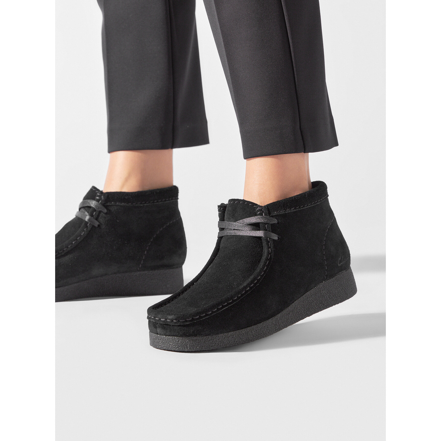 Ghete Clarks WallabeeEvoBt 261747434 Negru
