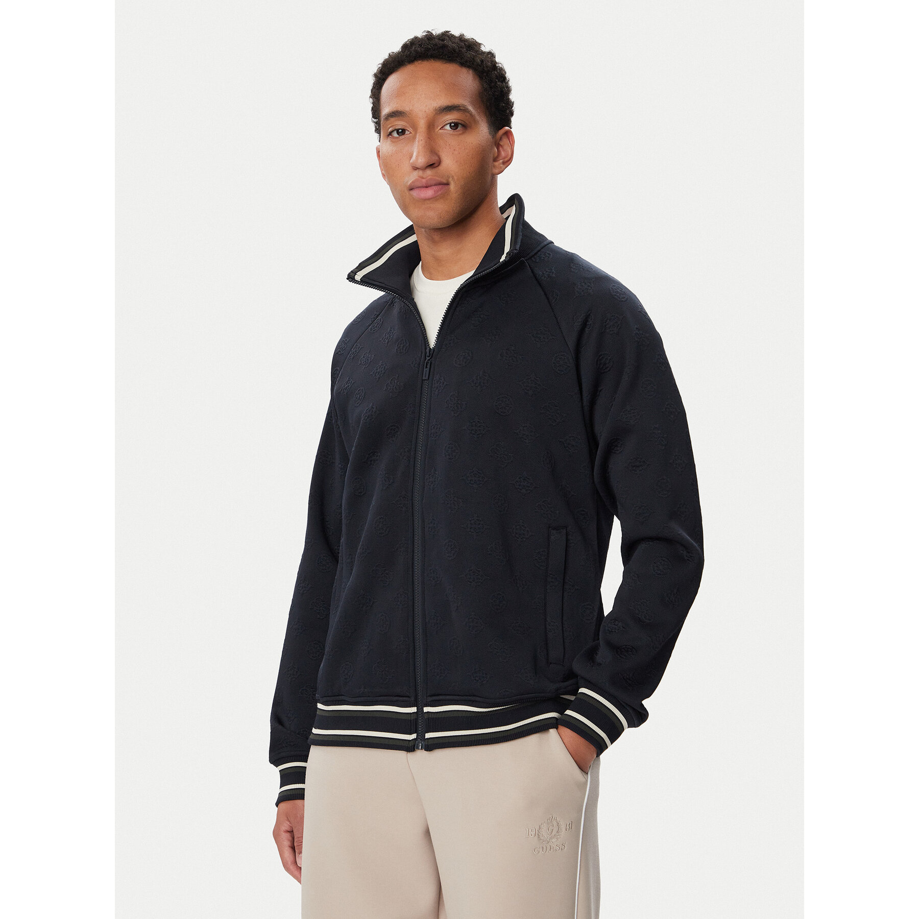 Guess Sweatshirt Z6BQ07 K6546 Dunkelblau Regular Fit