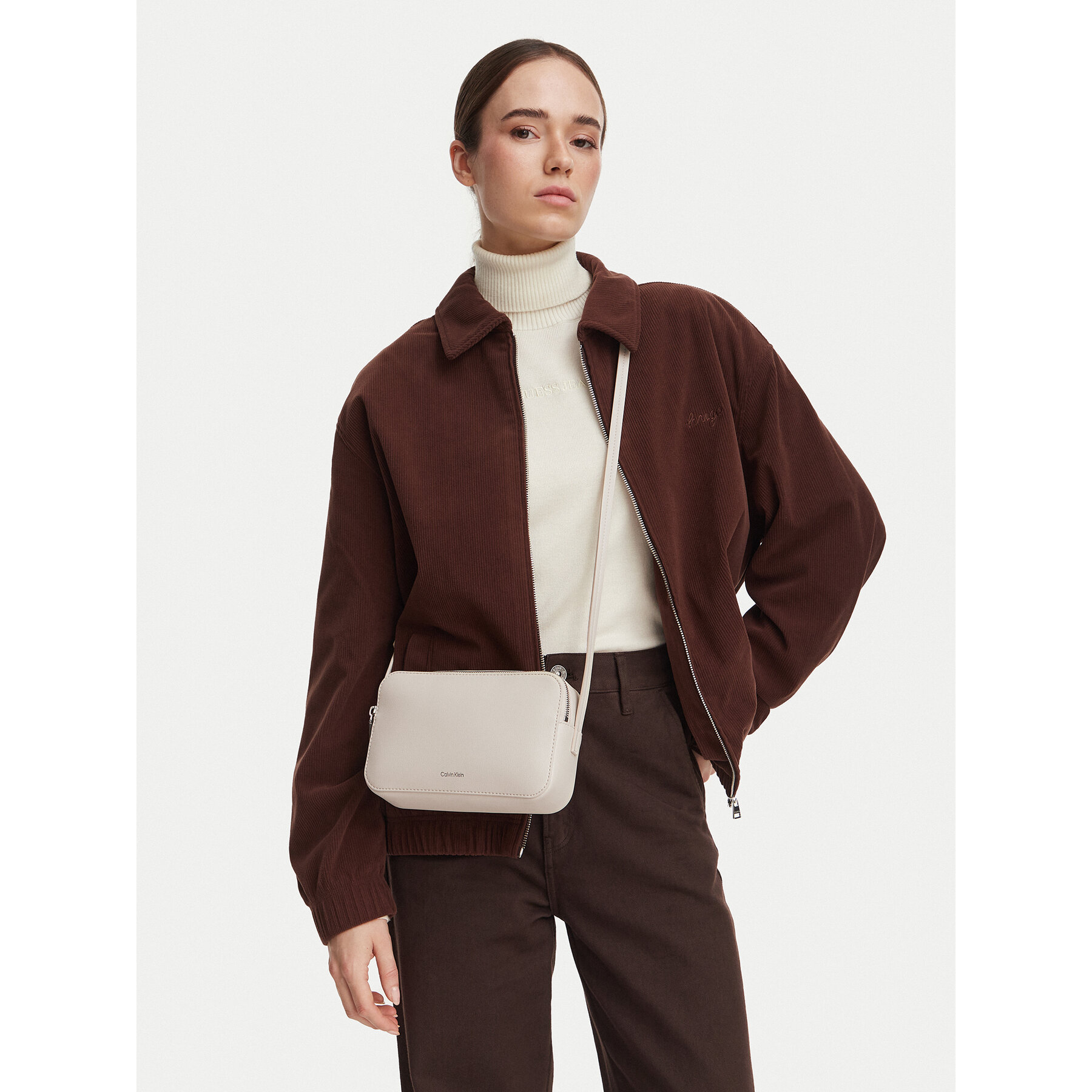 Geantă Calvin Klein Foil Logo Elongated Camera Bag LV04F3276G Crem