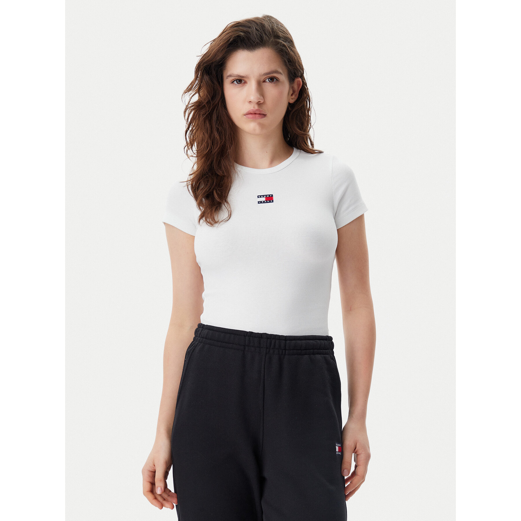 Tommy Jeans Póló Badge DW0DW17881 Fehér Slim Fit