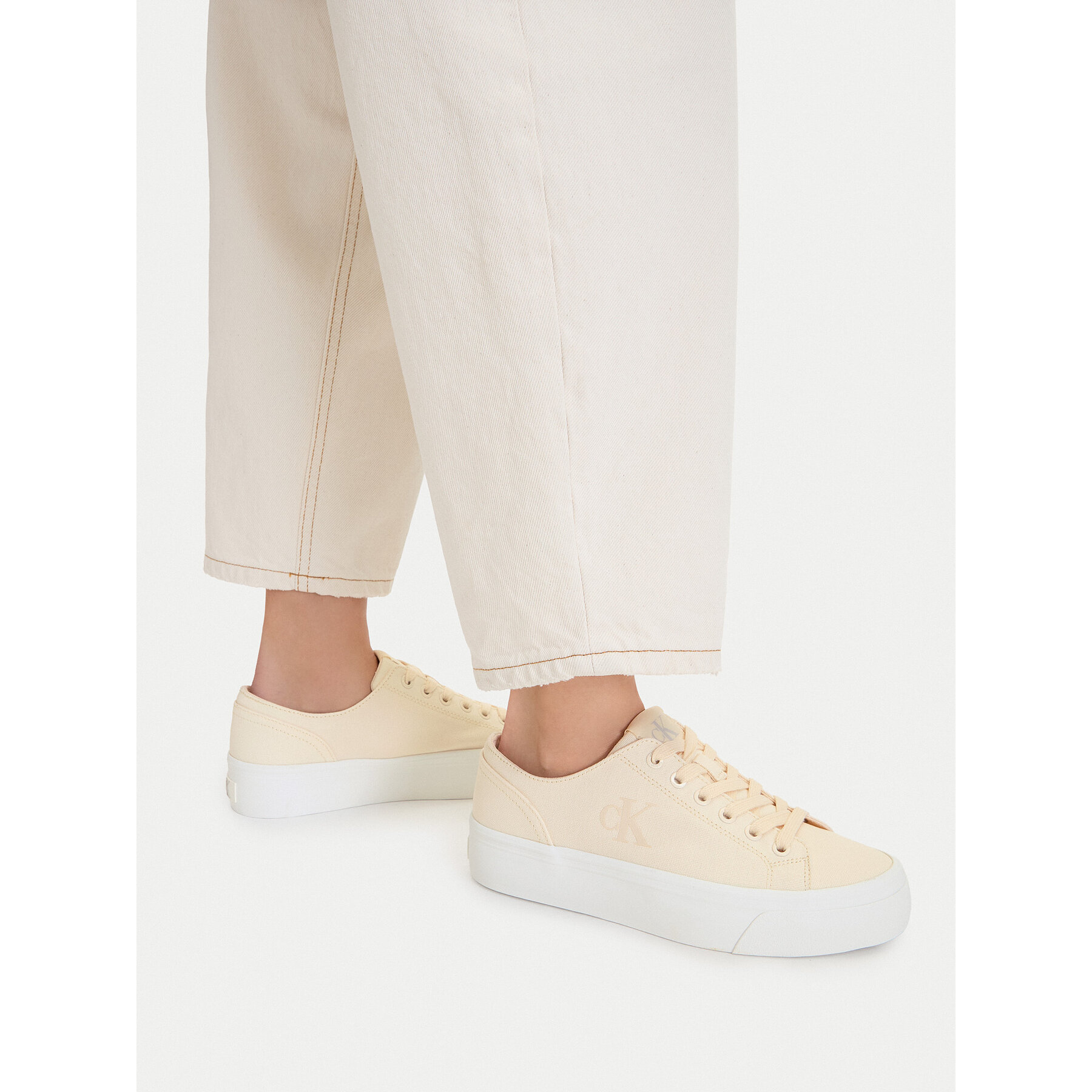 Sneakers Calvin Klein Vulc Flatform Low Canvas Mg YW0YW01763 Écru