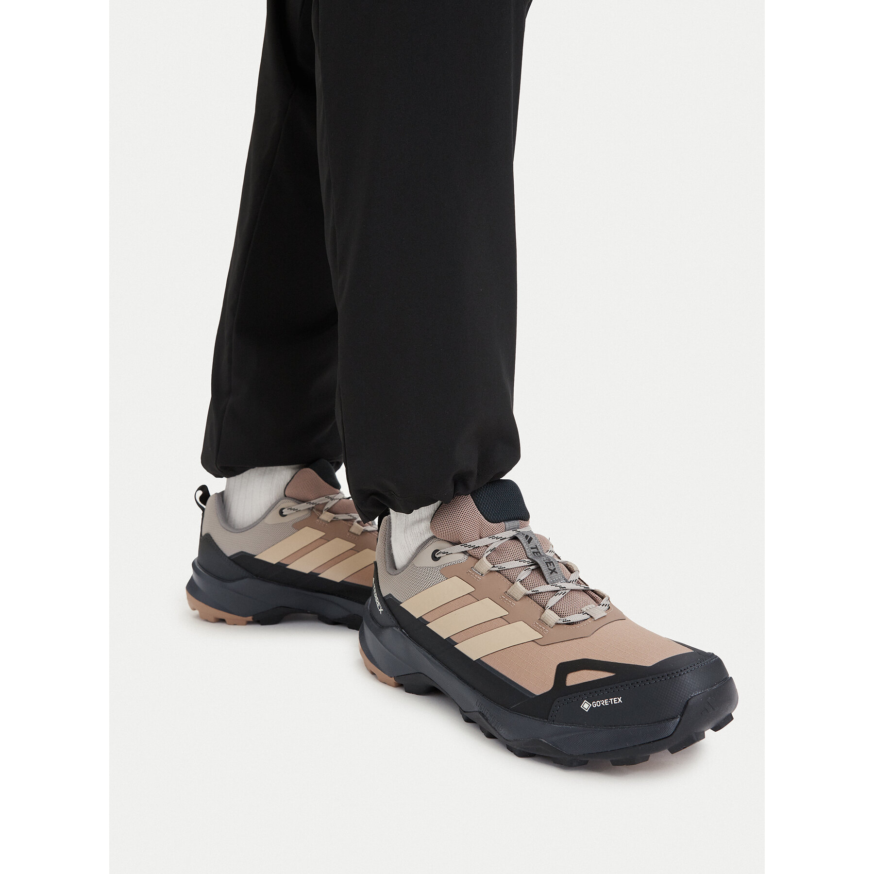 Trekking čevlji adidas Terrex Skychaser Ax5 Gore-Tex Hiking Shoes KJ8939 Rjava