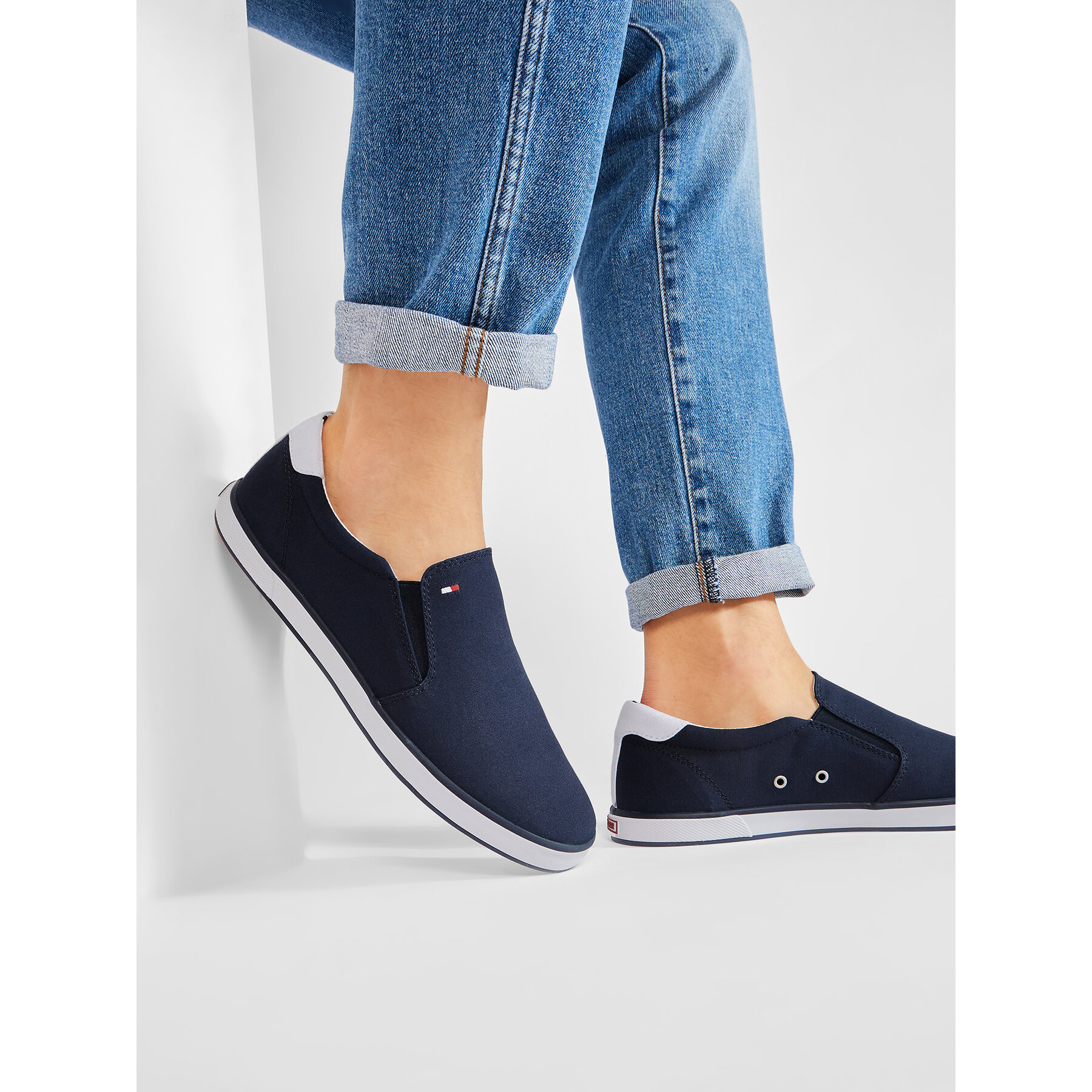 Tenisky Tommy Hilfiger Harlow 2D FM0FM00597 Tmavomodrá