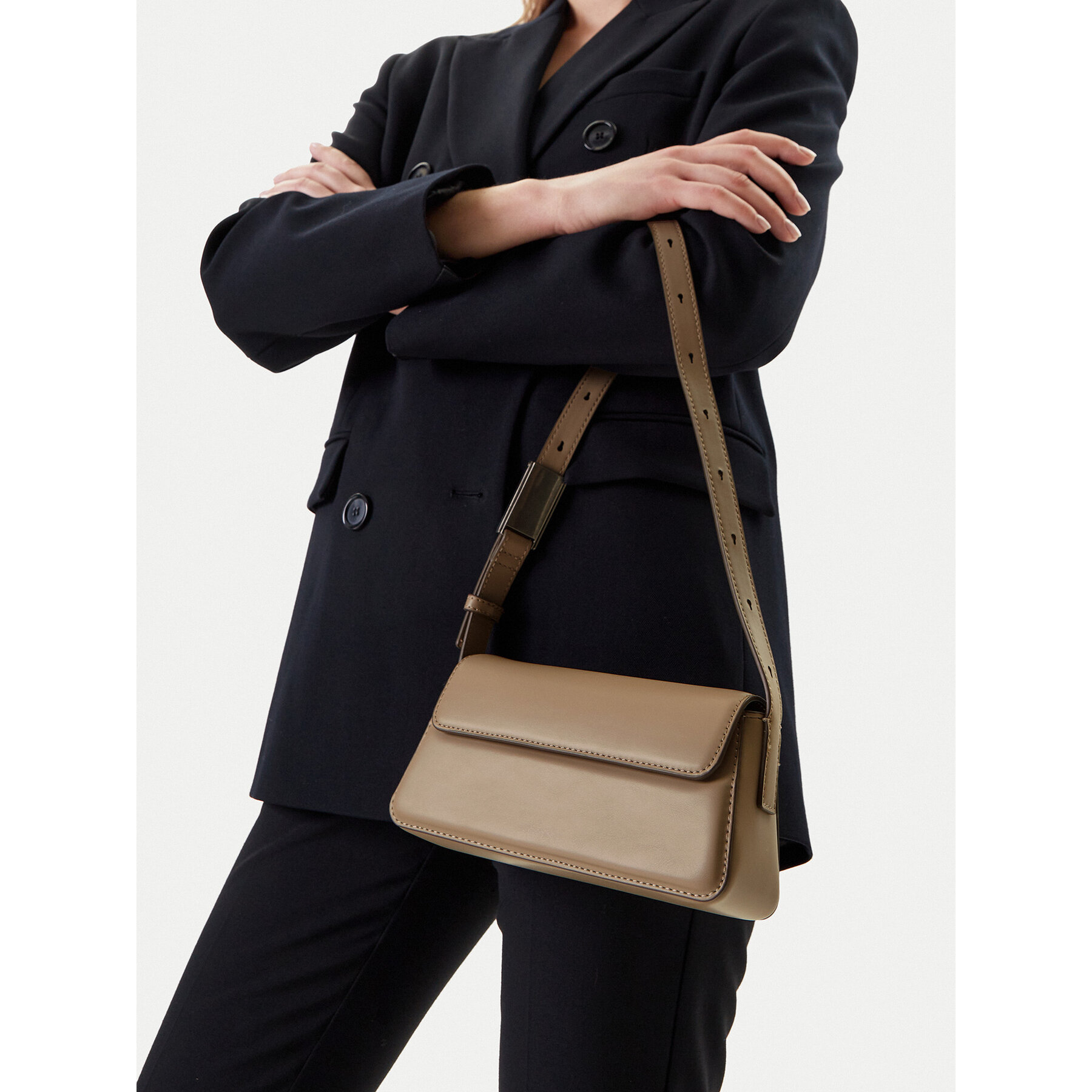Táska Calvin Klein Jeans Belted Small Shoulder Bag LV04K3110G Bézs