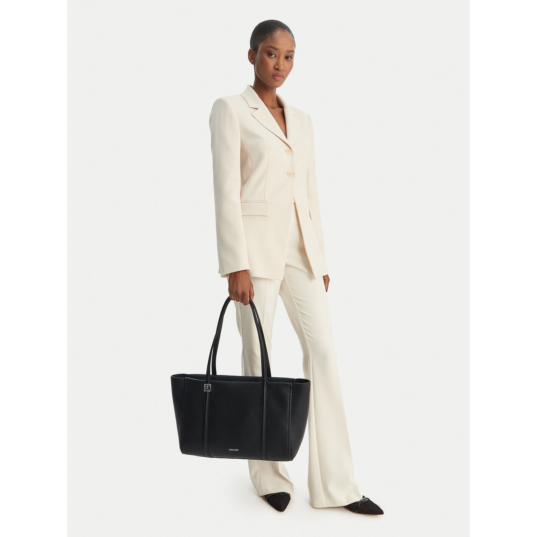 Дамска чанта Calvin Klein Emblem Hw Pebble Tote LV04F3424G Черен