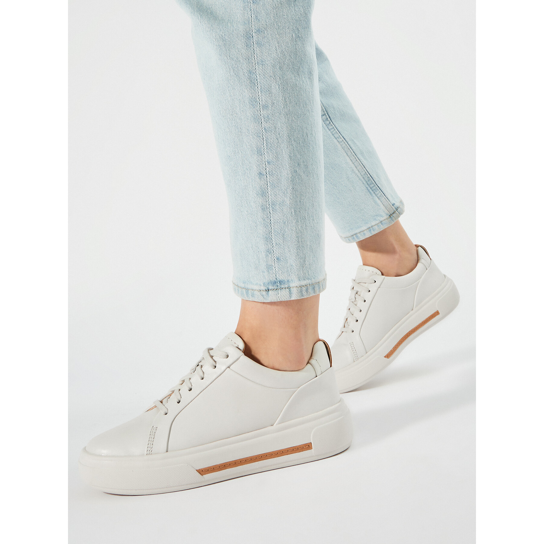 Tenisice Clarks Hollyhock Walk 26176308 Bijela