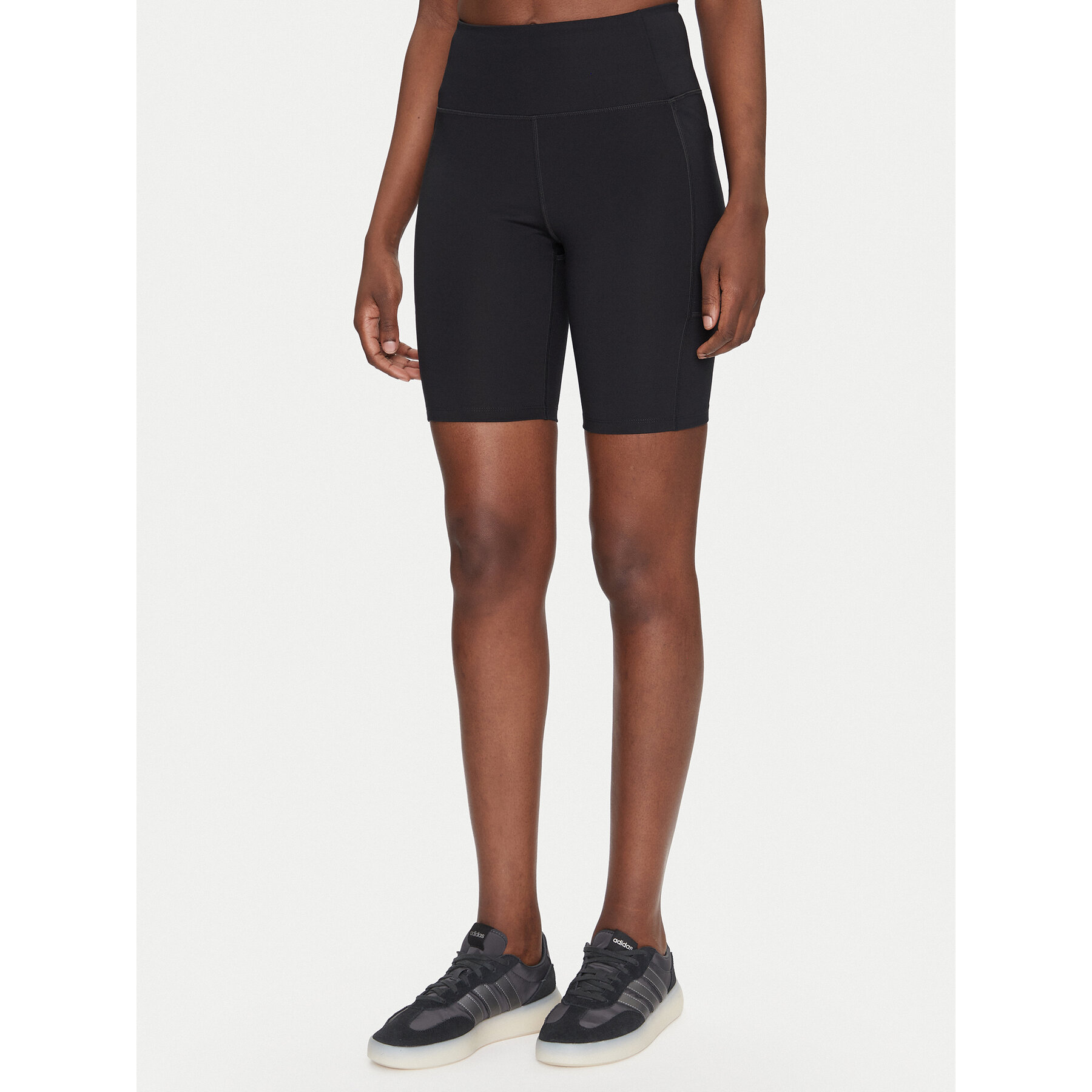 Girlfriend Collective Sportshorts Float 4075 Schwarz Slim Fit